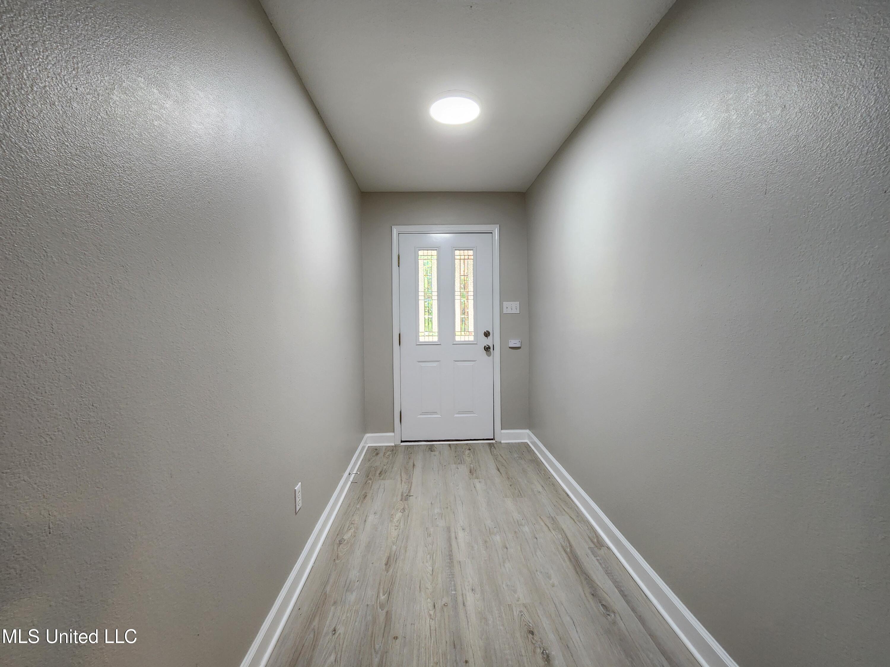 1812 Burnt Oak Drive Property Photo 10