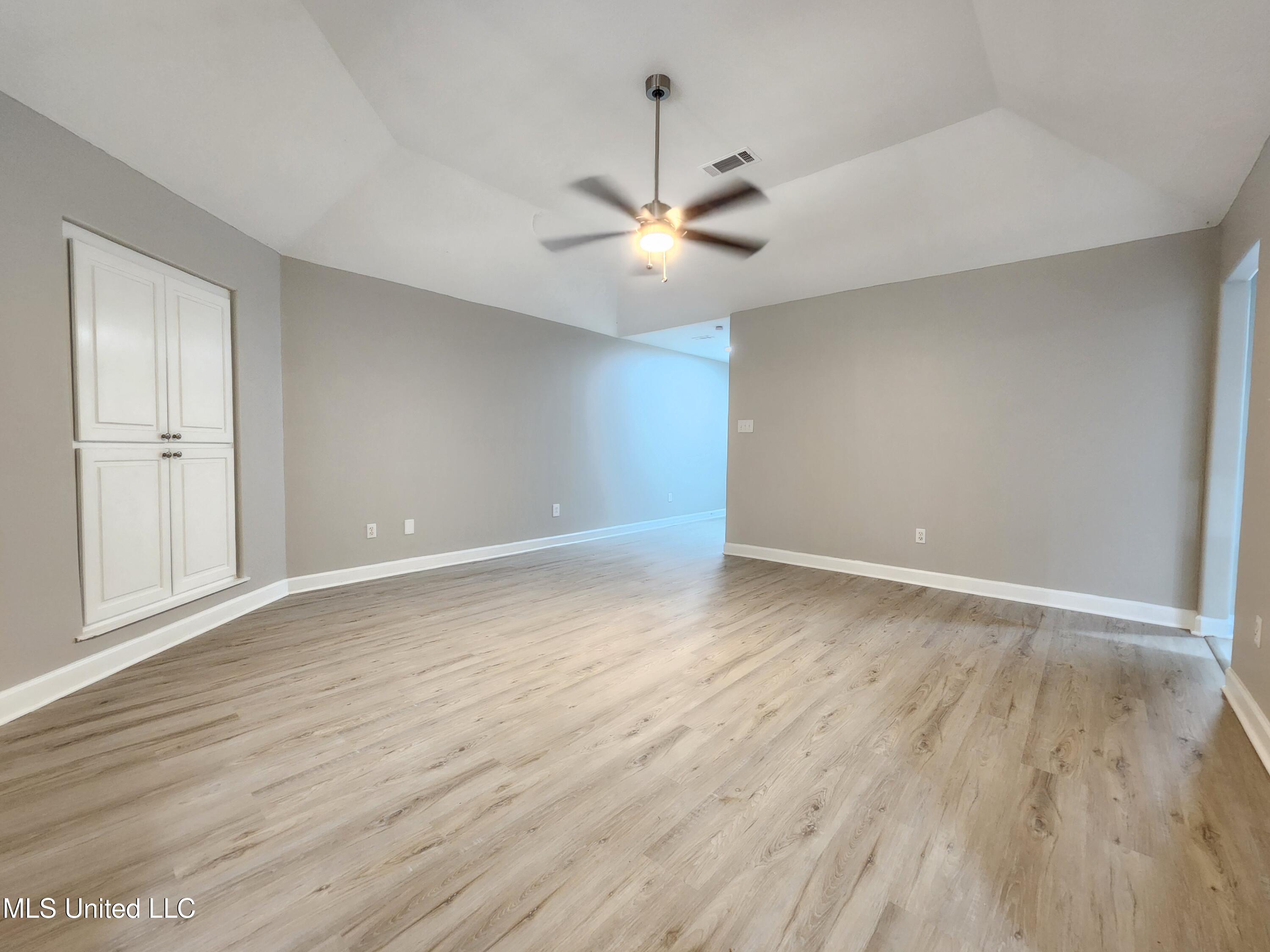 1812 Burnt Oak Drive Property Photo 11