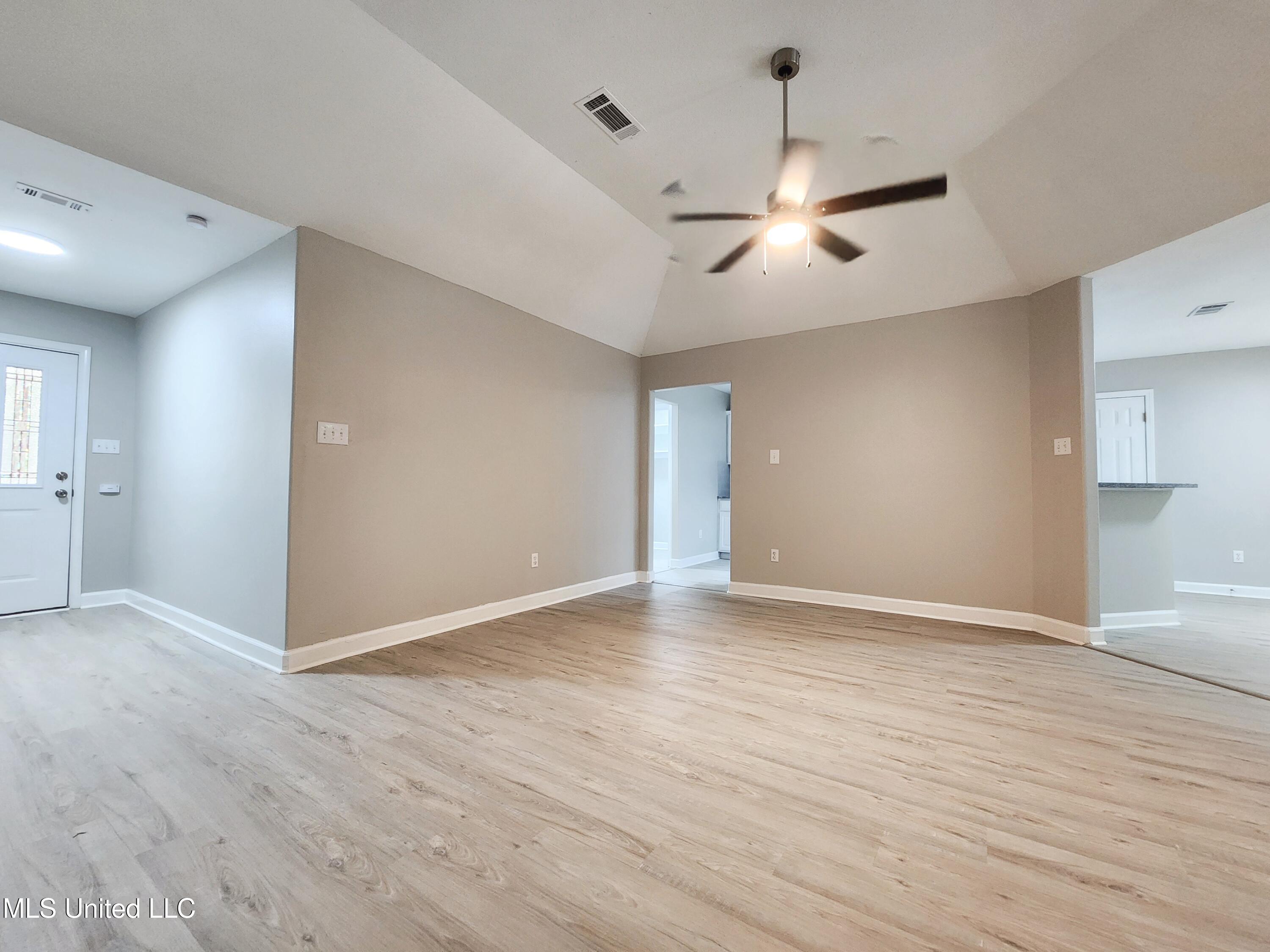 1812 Burnt Oak Drive Property Photo 12