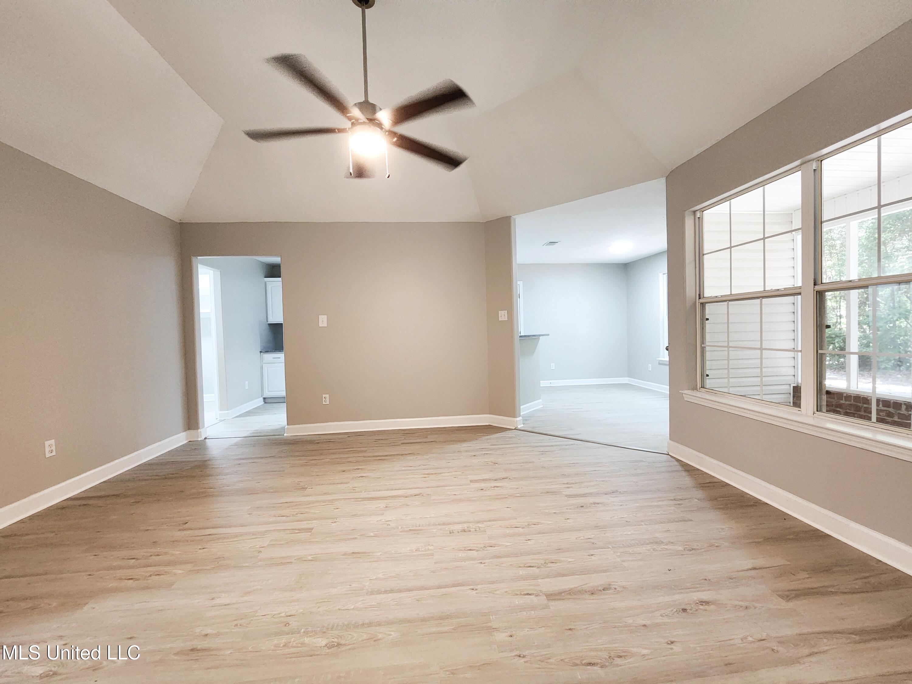 1812 Burnt Oak Drive Property Photo 14