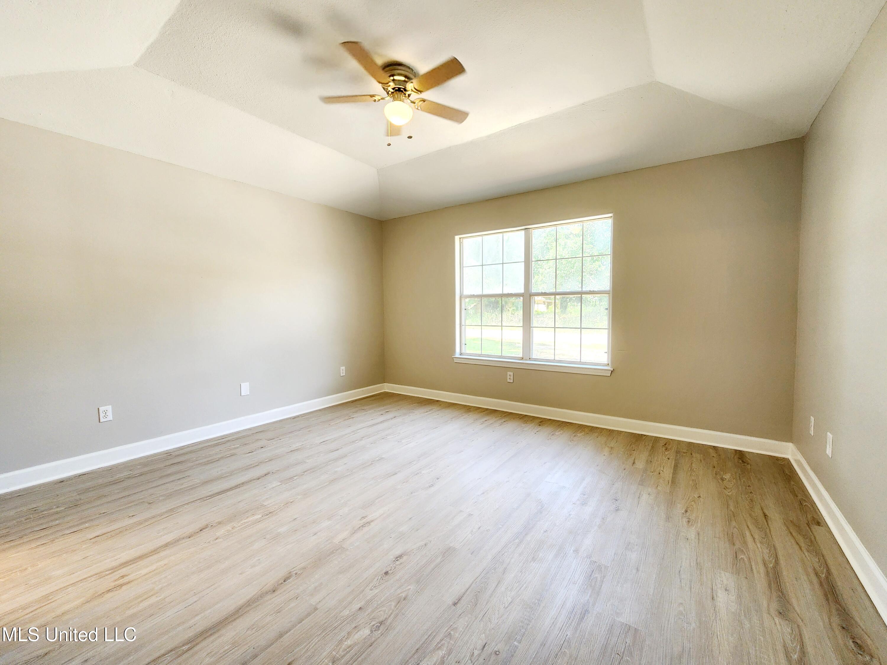 1812 Burnt Oak Drive Property Photo 19