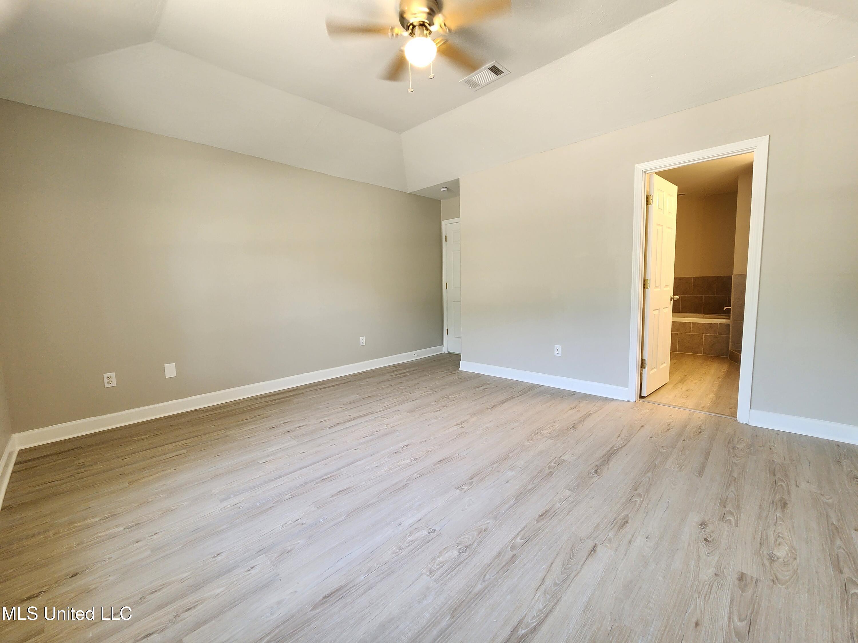 1812 Burnt Oak Drive Property Photo 20