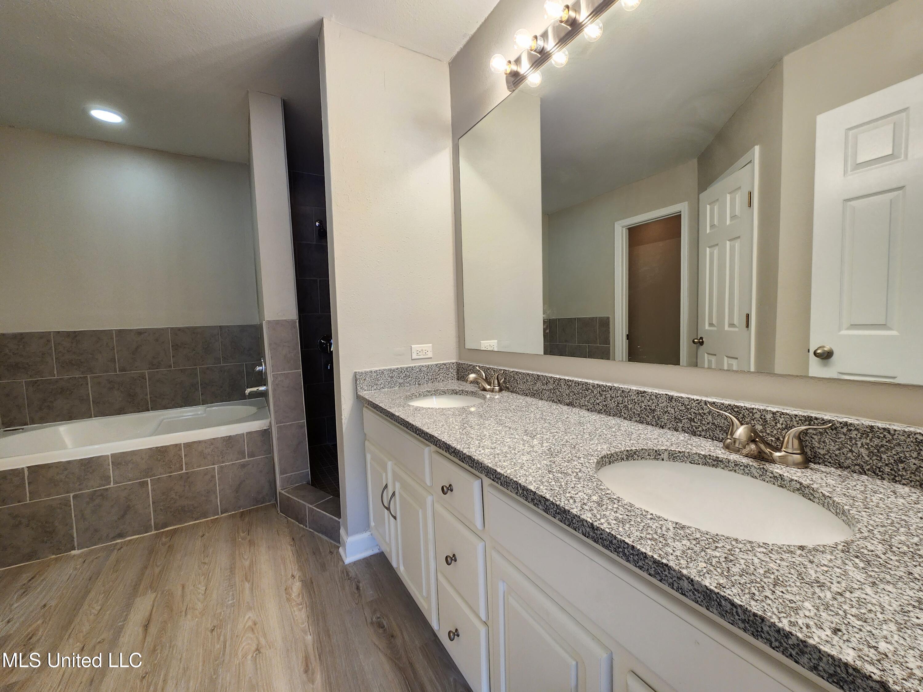 1812 Burnt Oak Drive Property Photo 21