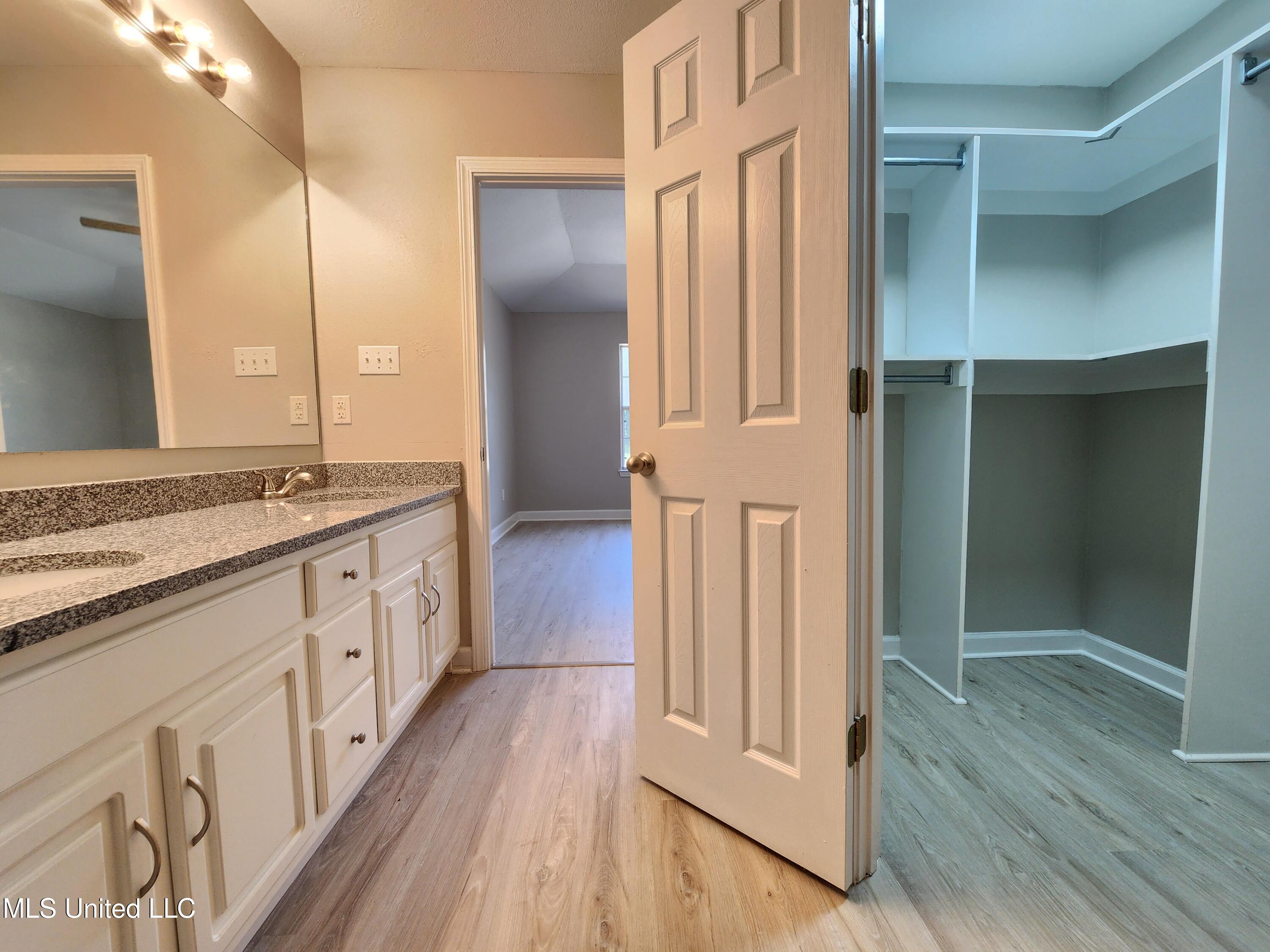 1812 Burnt Oak Drive Property Photo 22