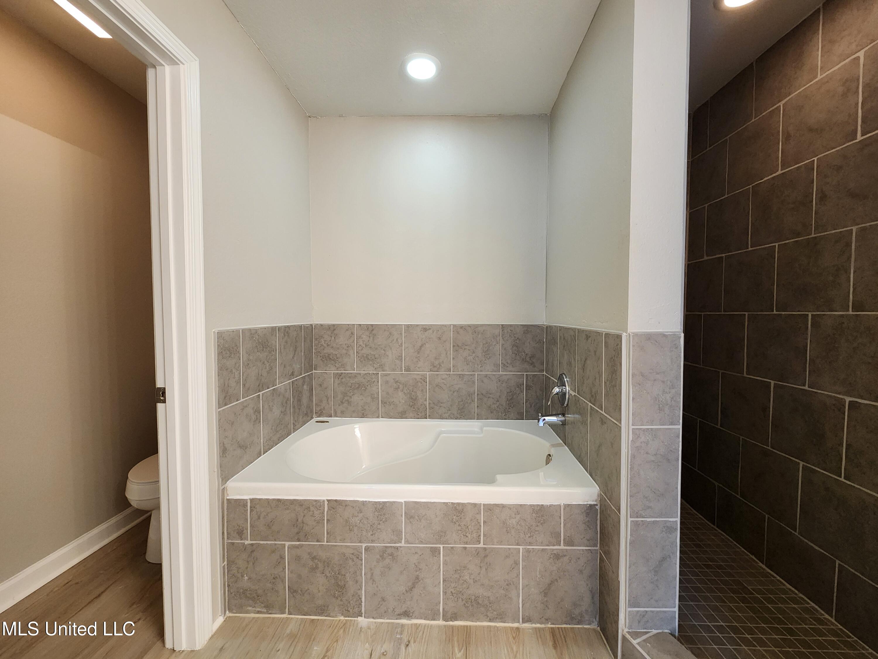 1812 Burnt Oak Drive Property Photo 23