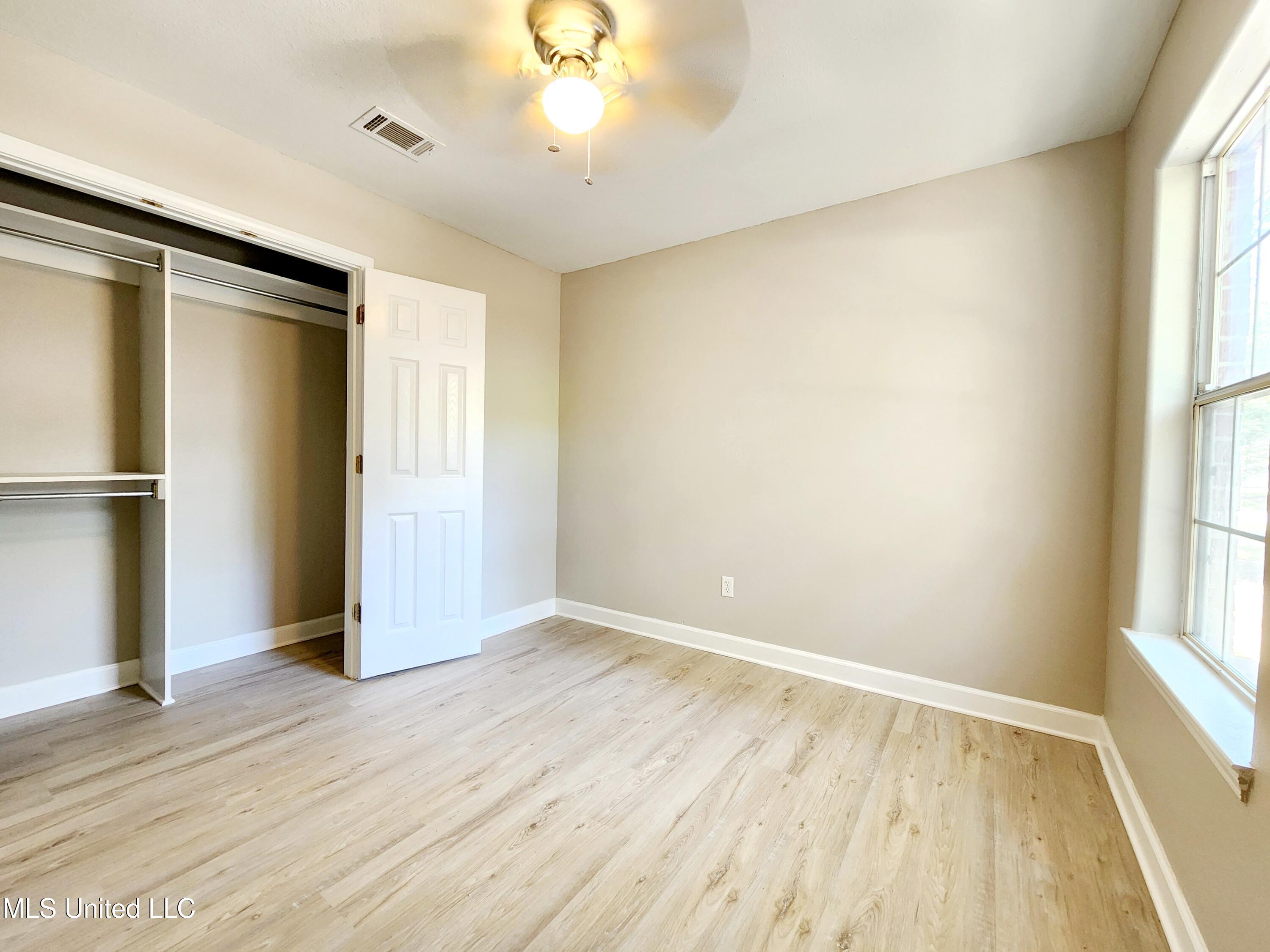1812 Burnt Oak Drive Property Photo 26