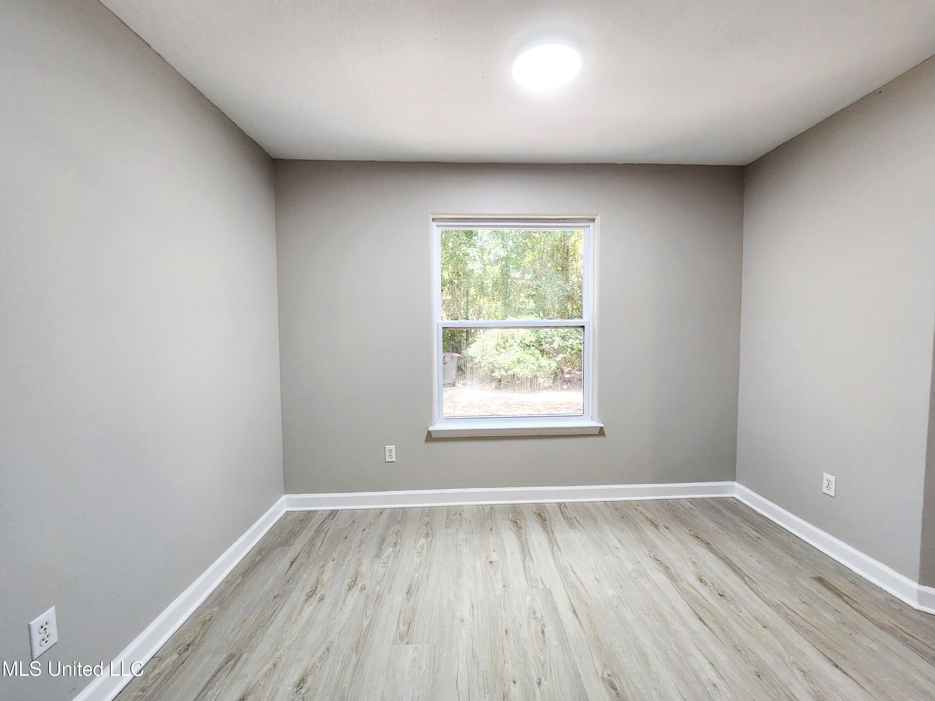 1812 Burnt Oak Drive Property Photo 28