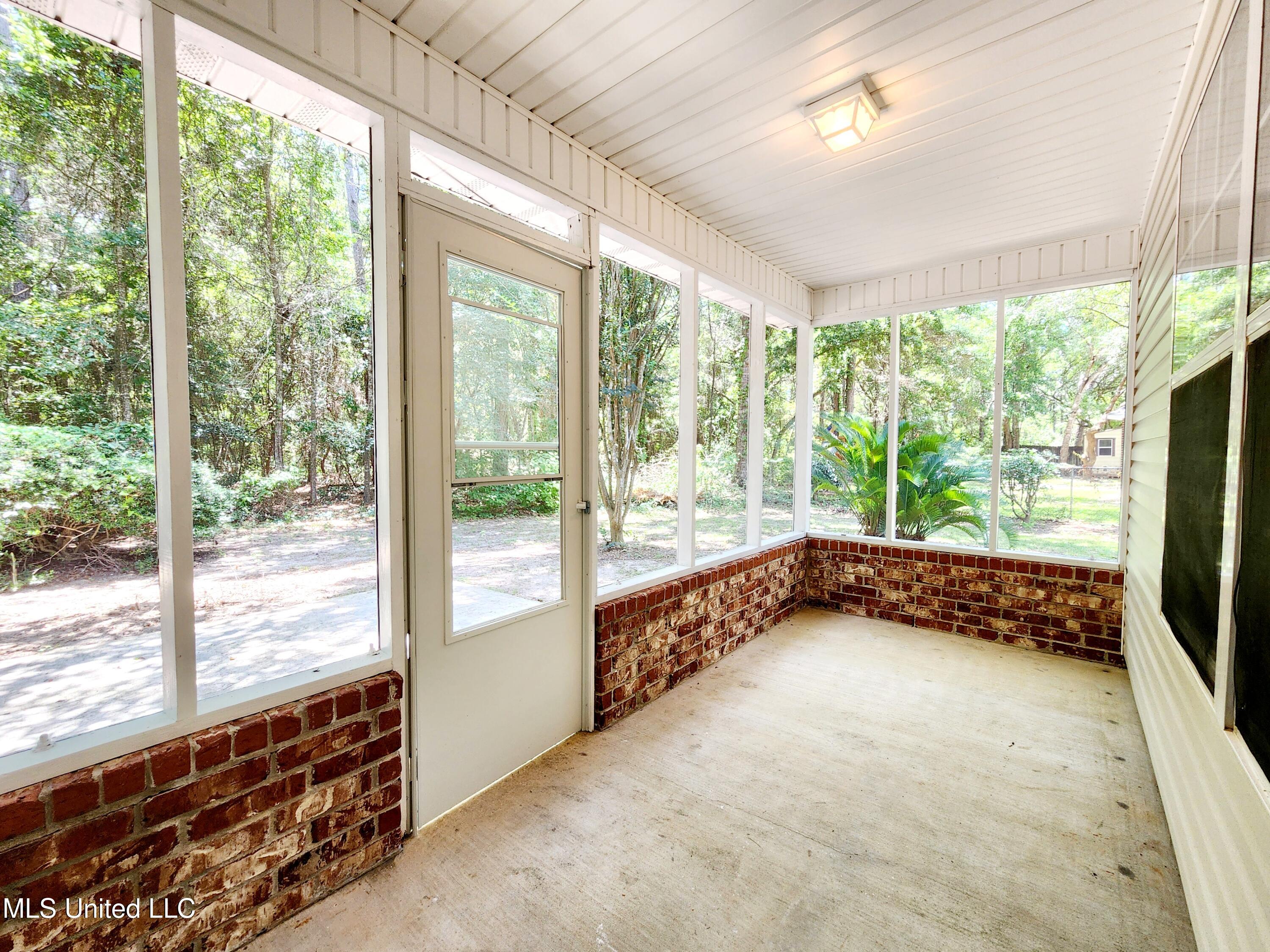 1812 Burnt Oak Drive Property Photo 31