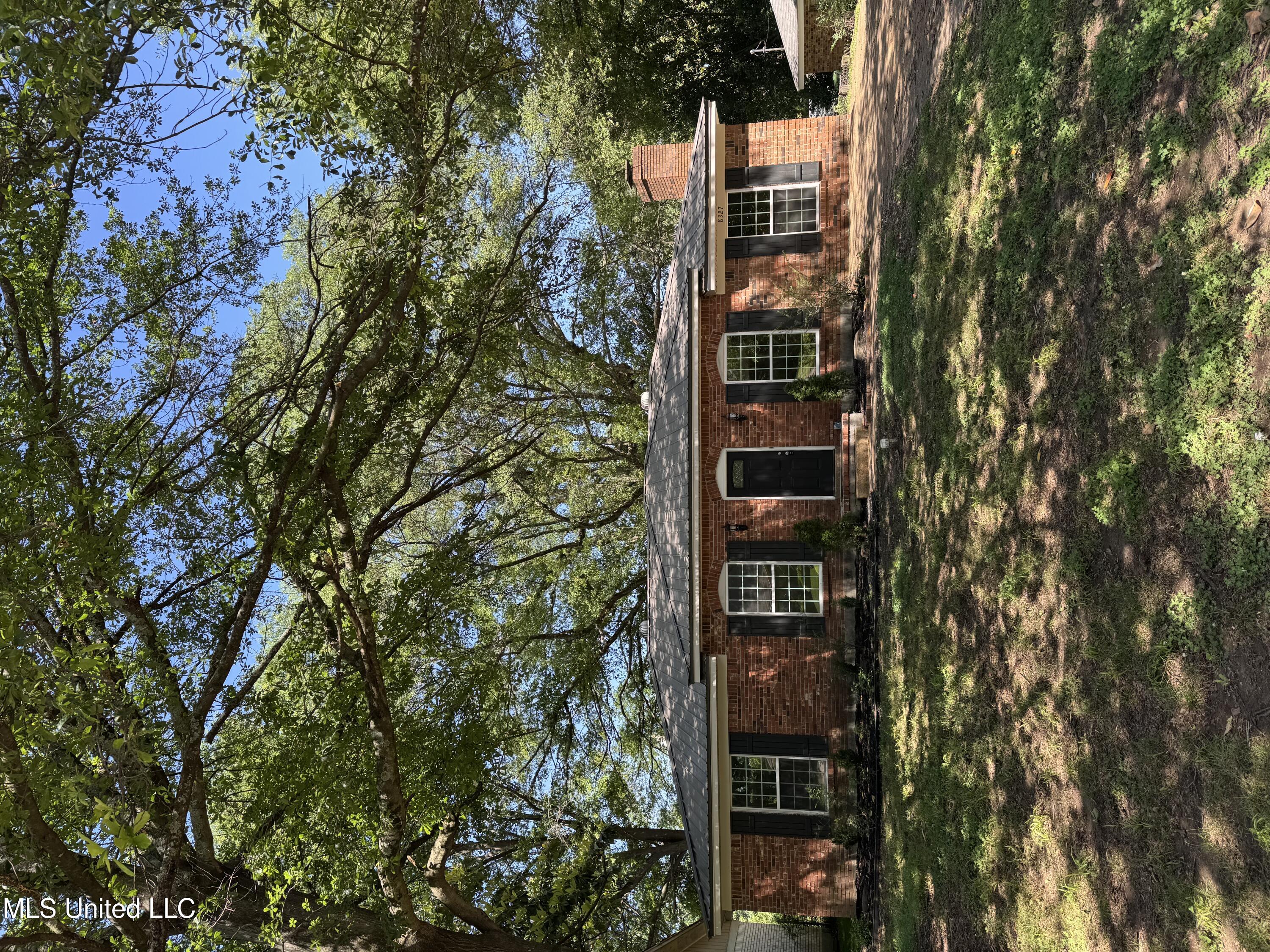 8327 Colonial Hills Cove Property Photo 1