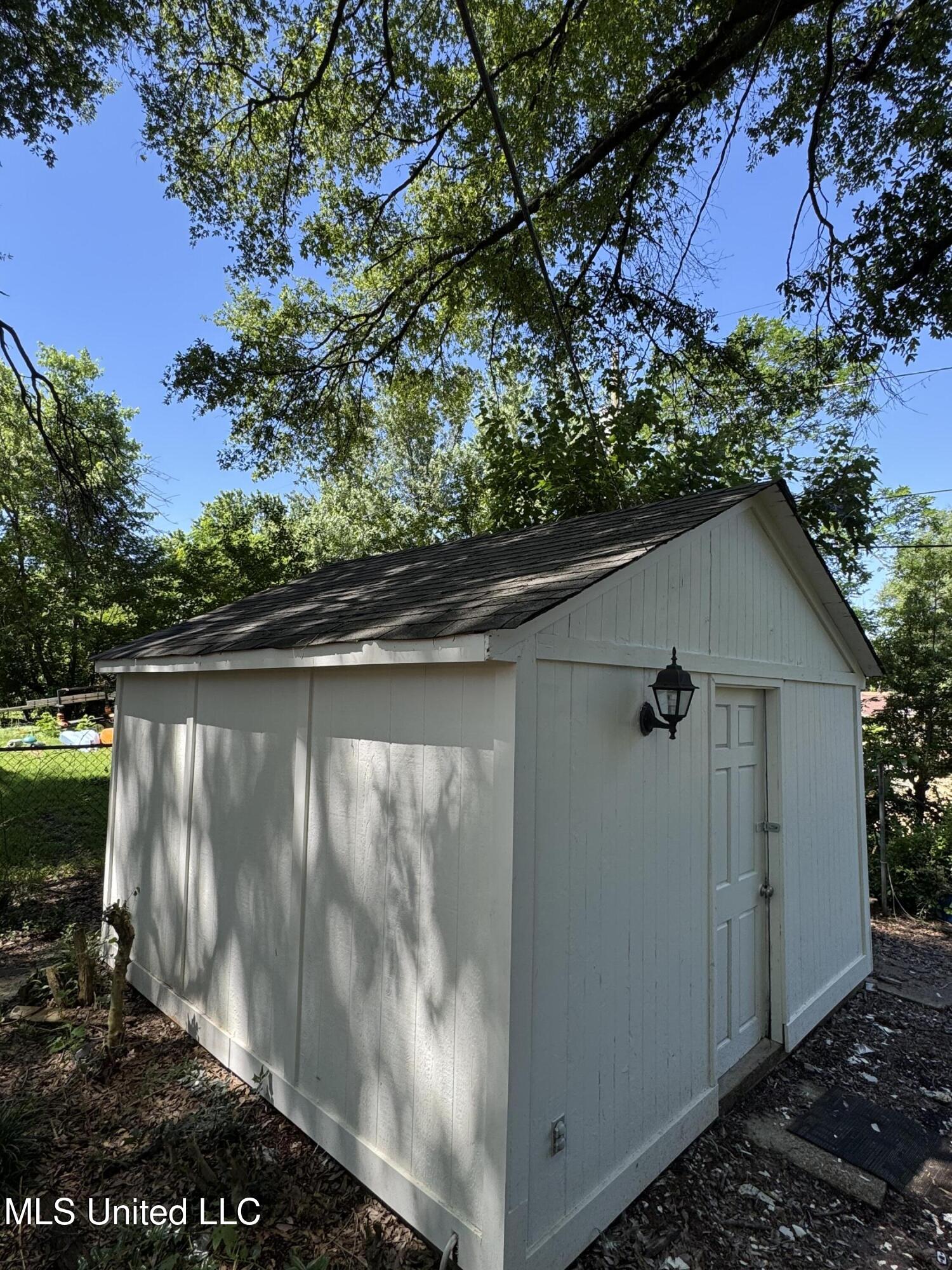 8327 Colonial Hills Cove Property Photo 7
