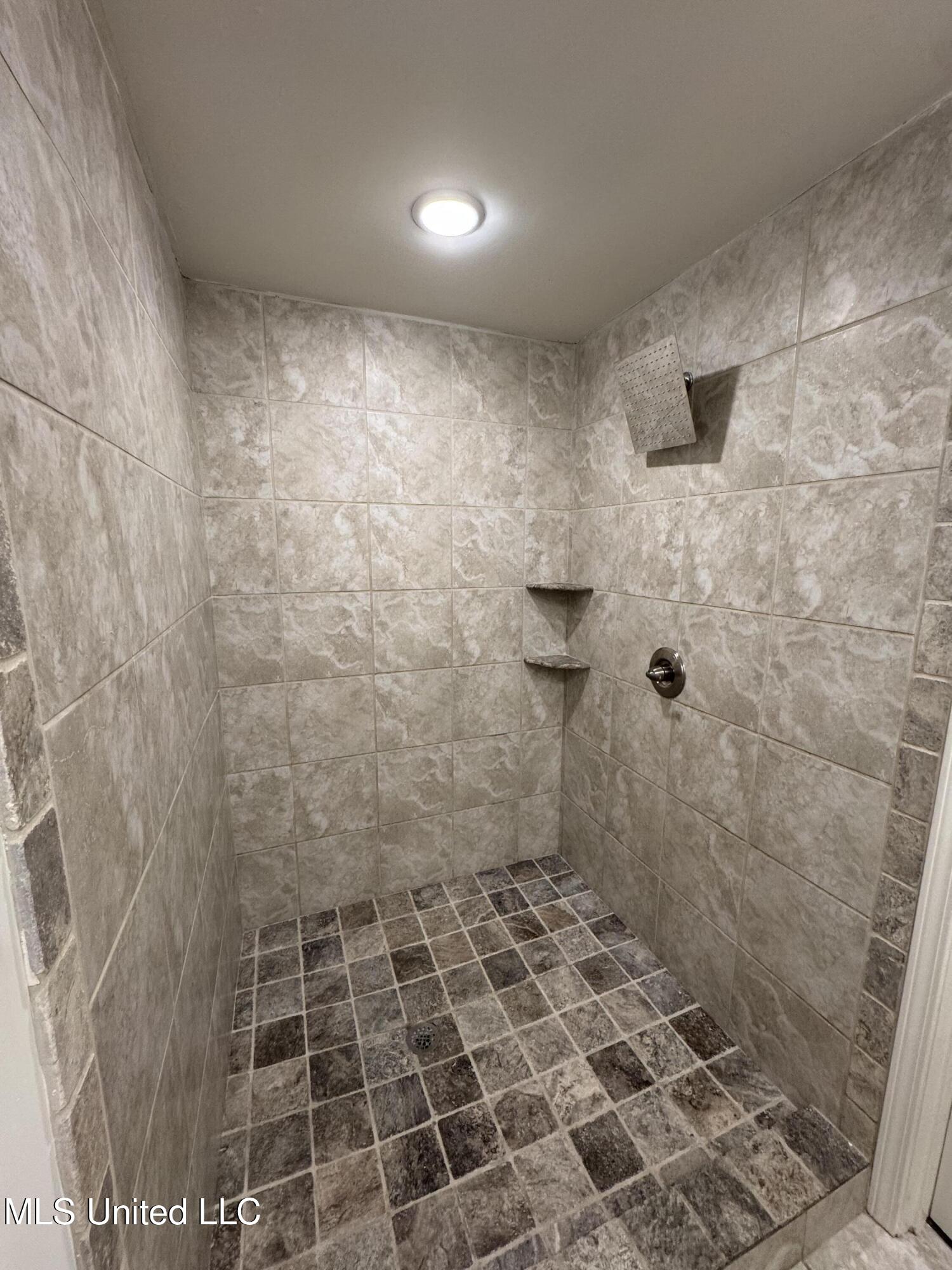 8327 Colonial Hills Cove Property Photo 13