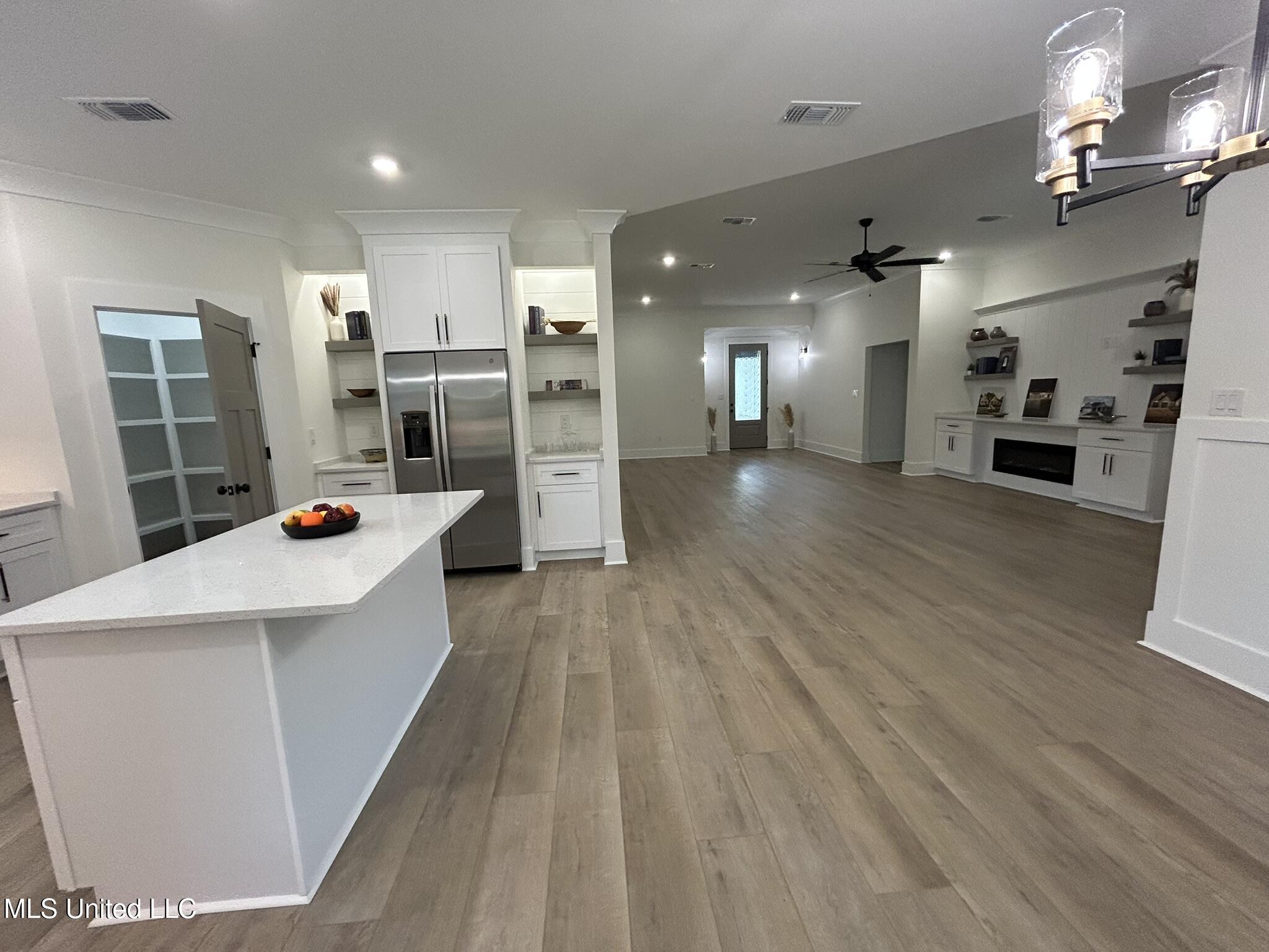 3076 Highland Avenue Property Photo 5