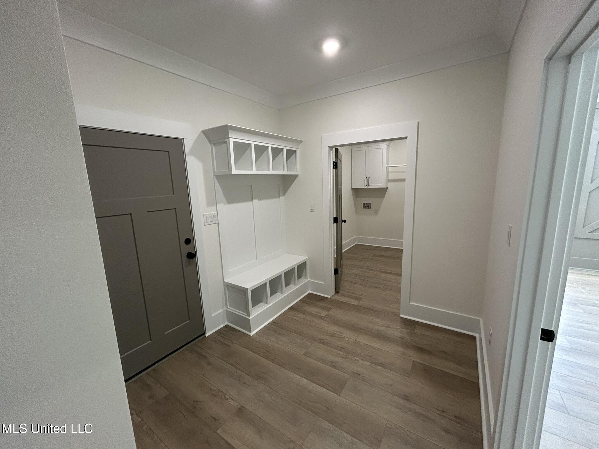 3076 Highland Avenue Property Photo 8