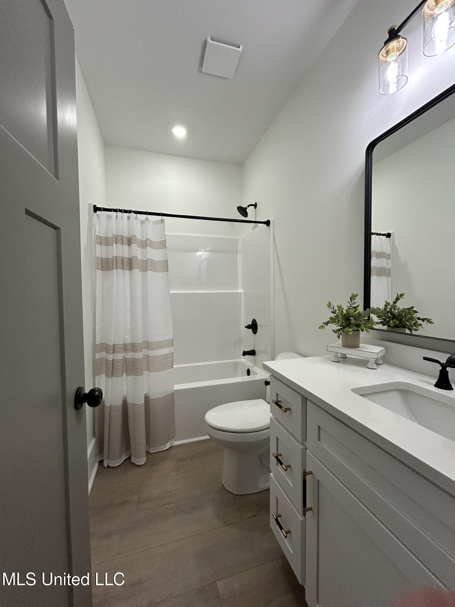 3076 Highland Avenue Property Photo 25