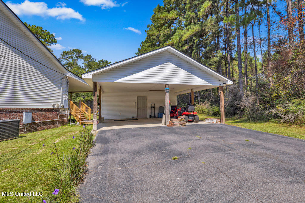 20507 Old Biloxi Road Property Photo 5