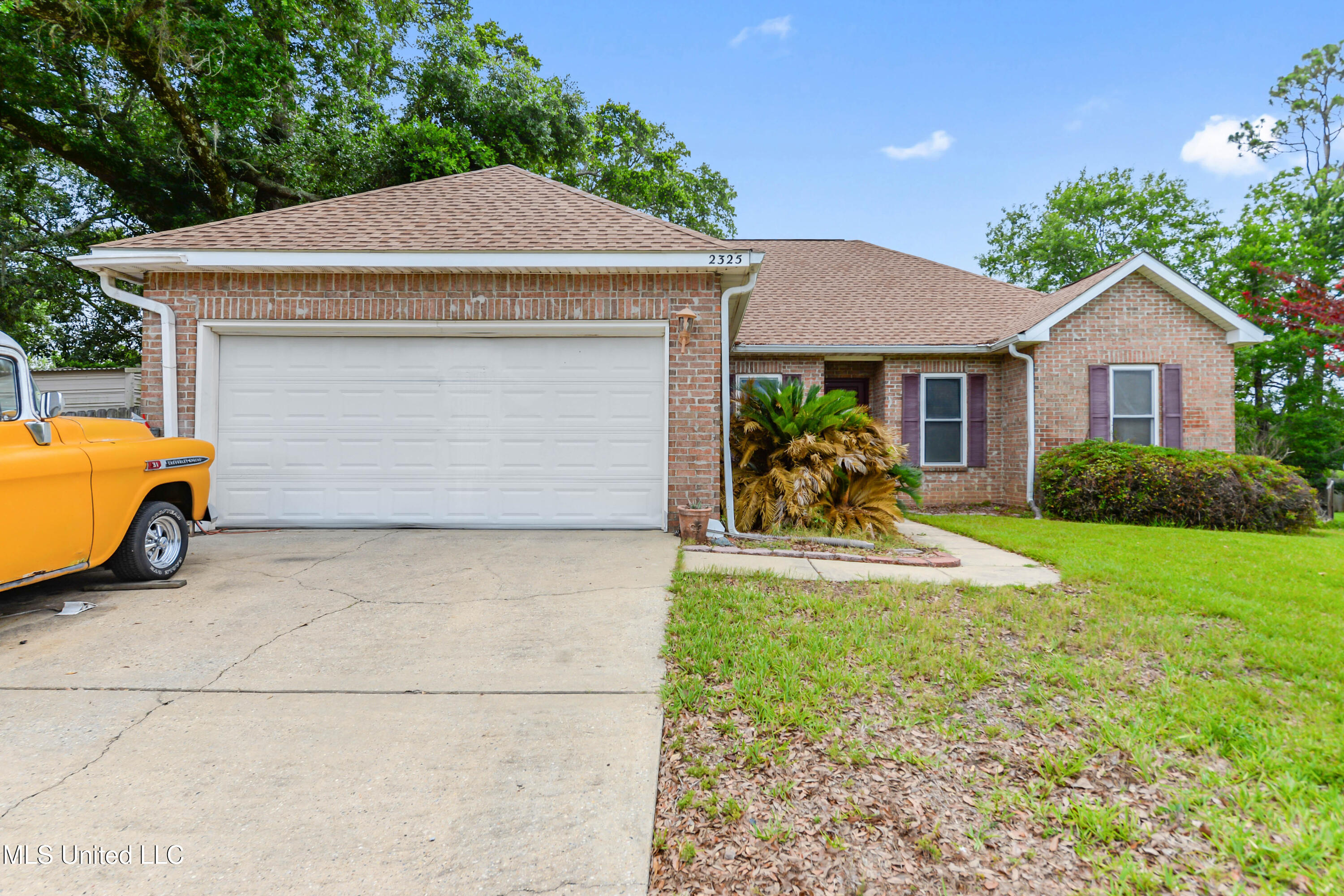 2325 Rue Beaux Chenes Property Photo 1