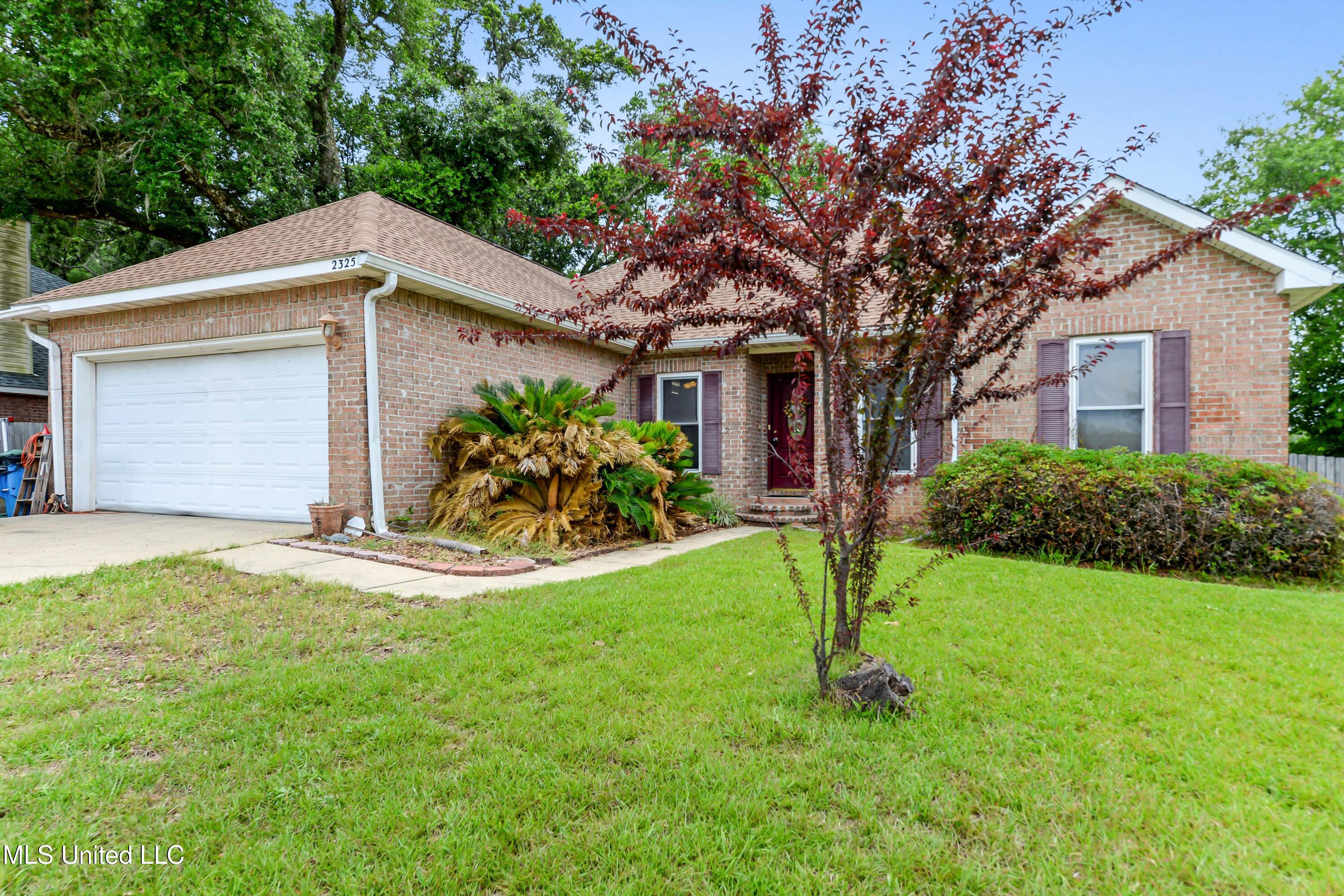 2325 Rue Beaux Chenes Property Photo 2