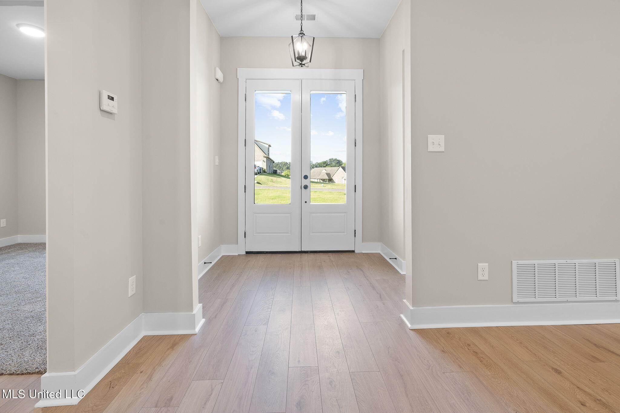 7684 Ridgefield Drive Property Photo 2