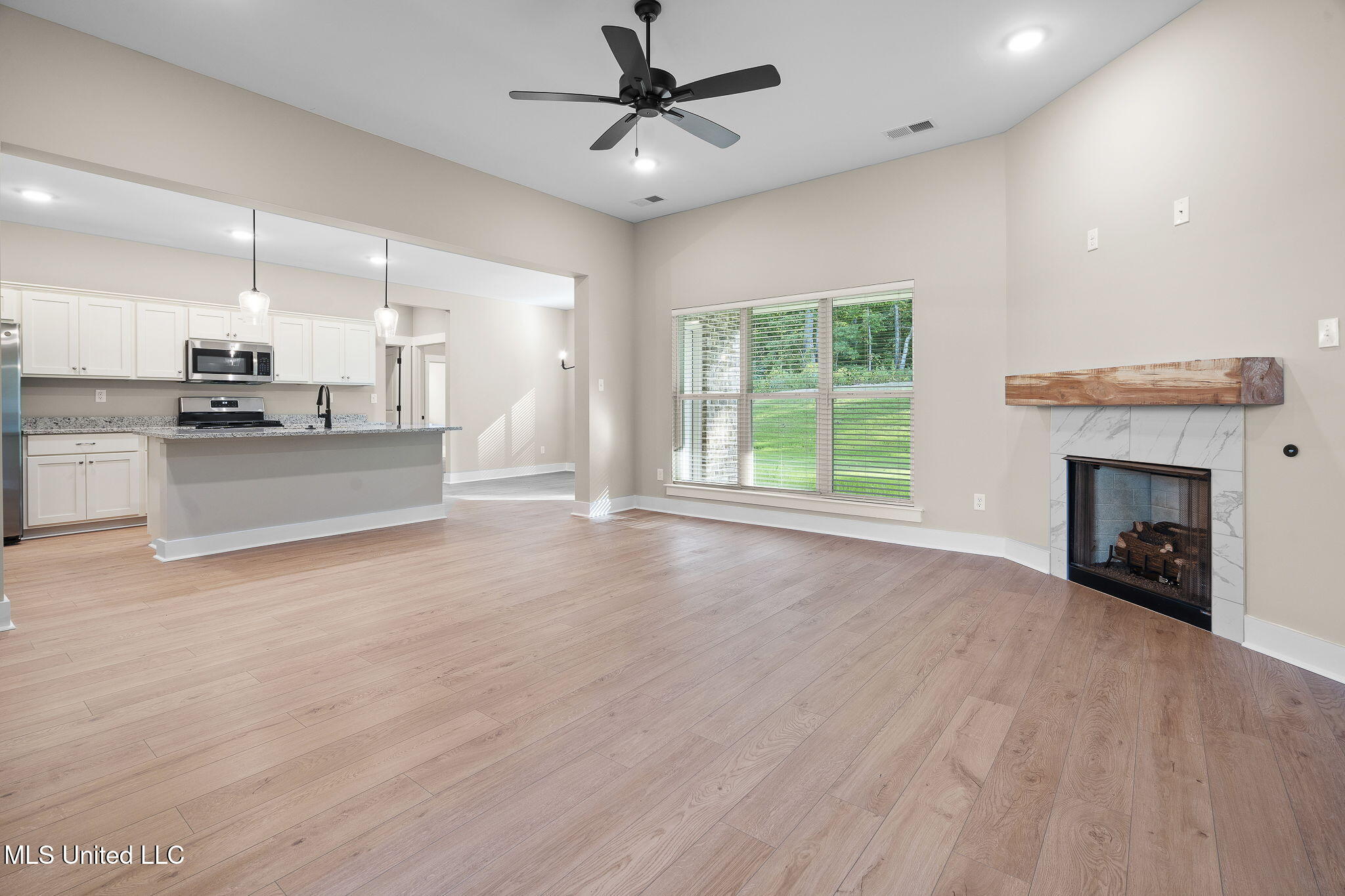 7684 Ridgefield Drive Property Photo 4