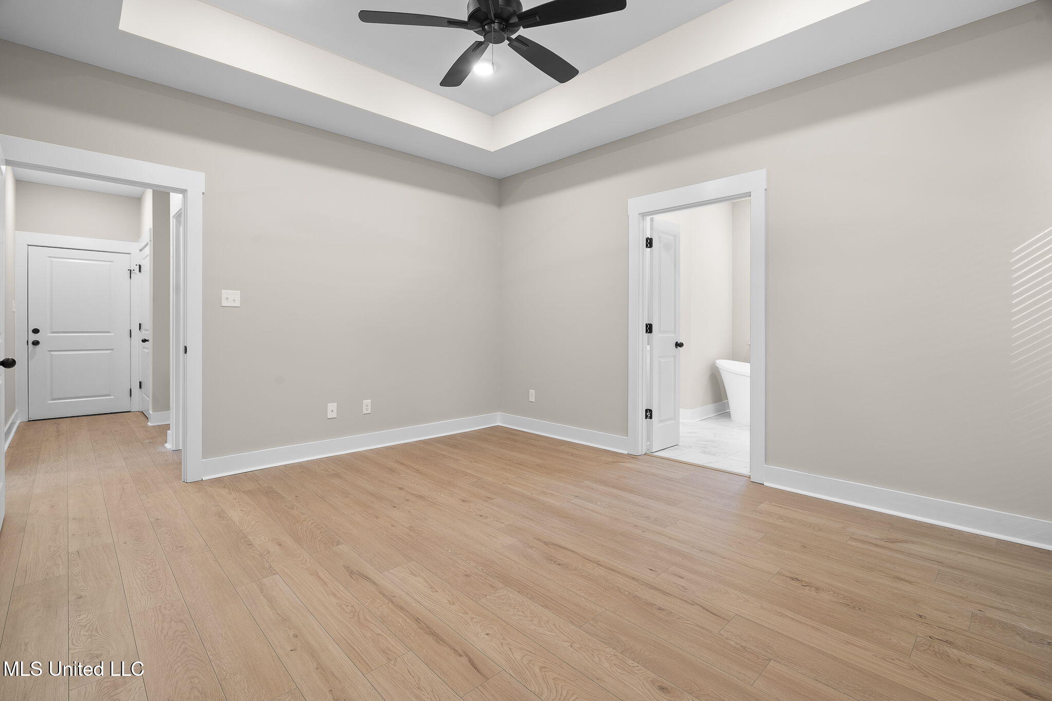 7684 Ridgefield Drive Property Photo 12