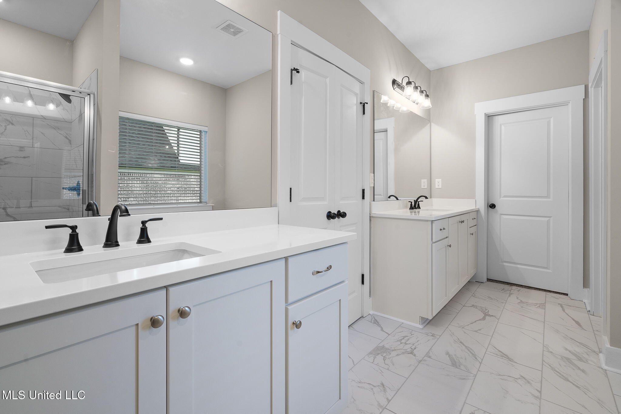 7684 Ridgefield Drive Property Photo 14