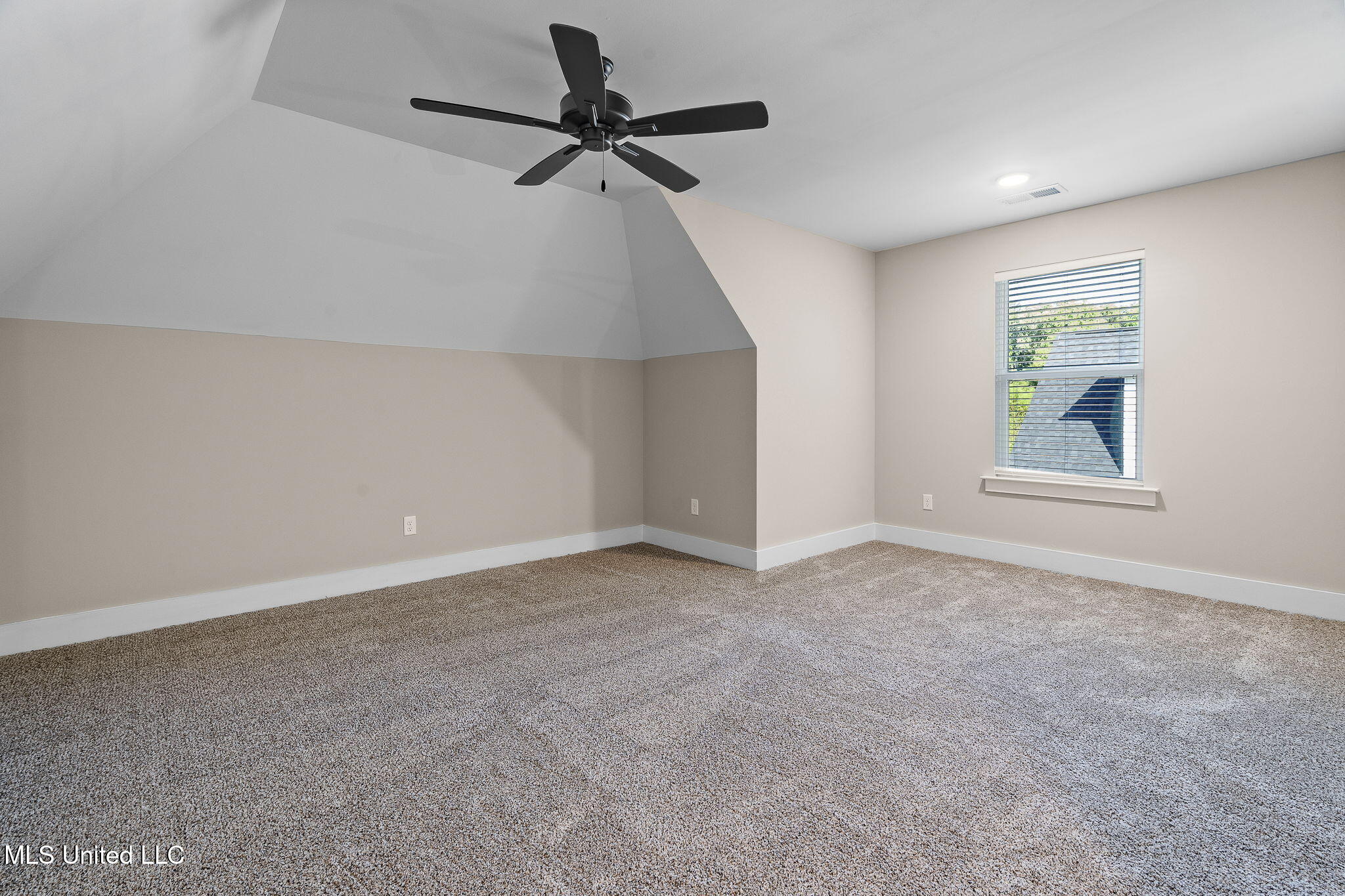 7684 Ridgefield Drive Property Photo 21