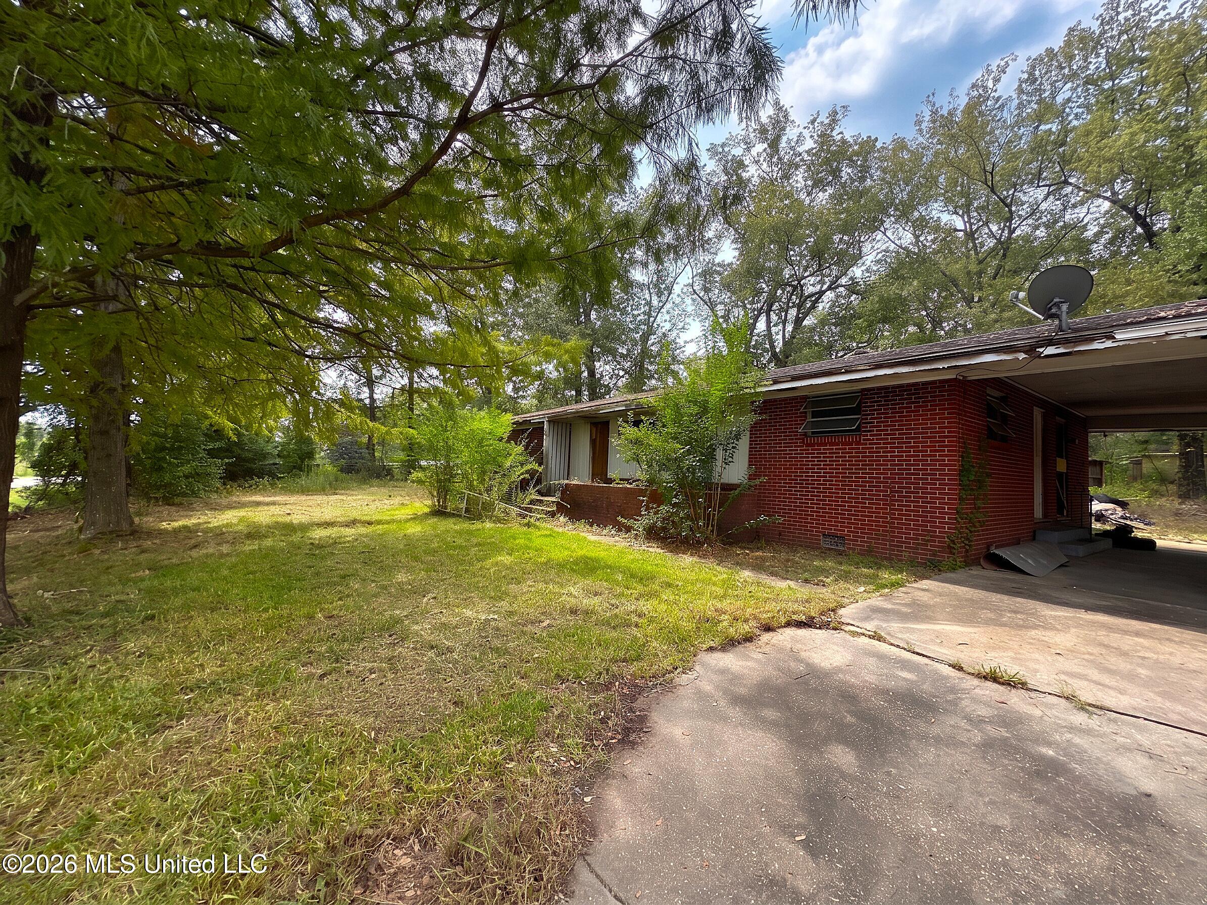 5103 Robinson Road Property Photo 1
