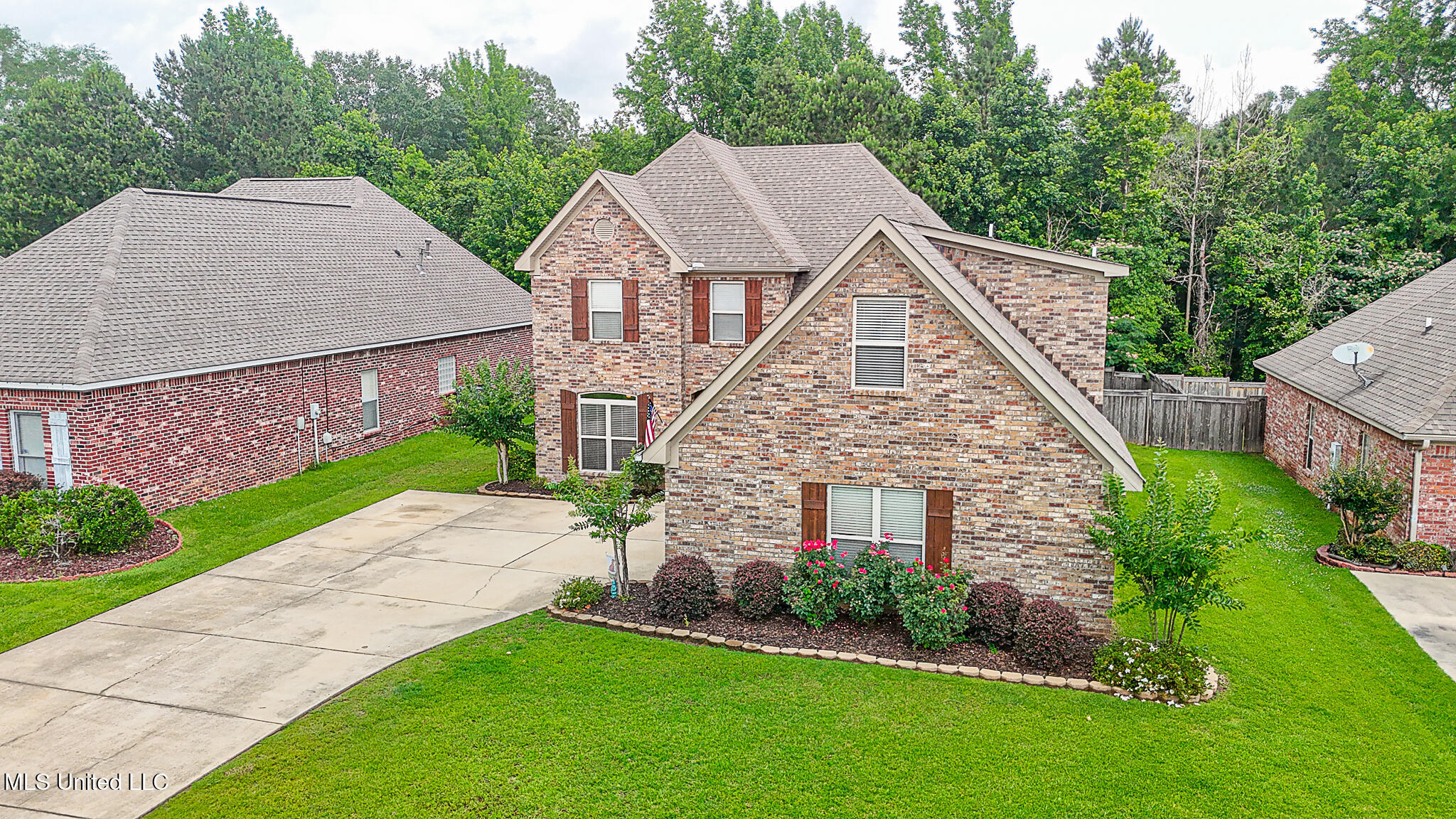 109 Elizabeth Drive Property Photo 2