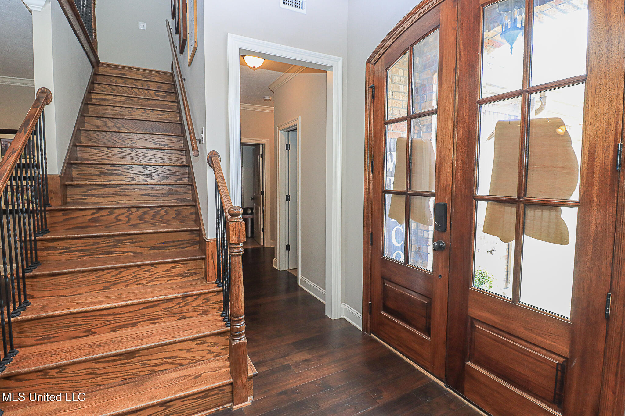 109 Elizabeth Drive Property Photo 4