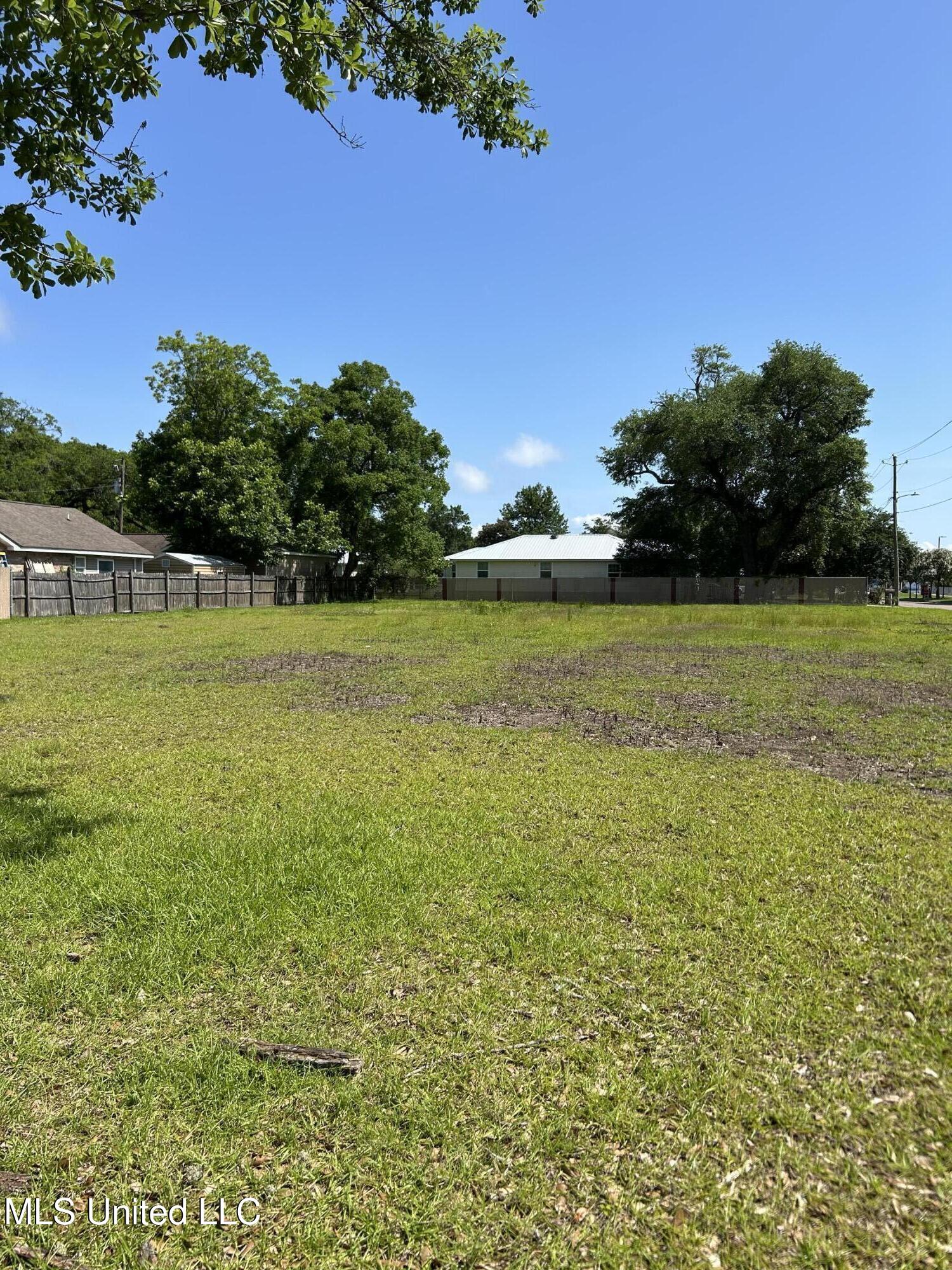 3185 Race Track Road Property Photo 2