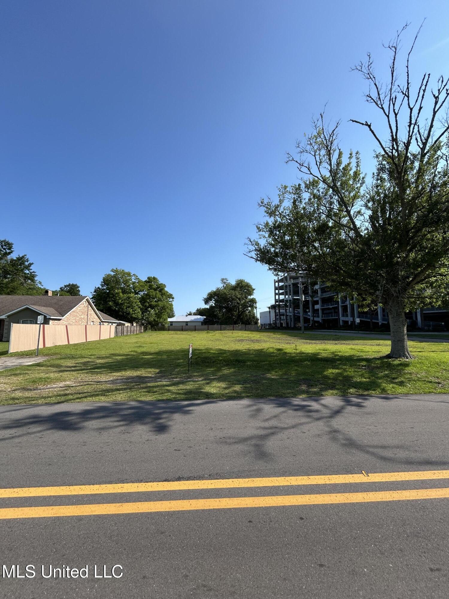 3185 Race Track Road Property Photo 3