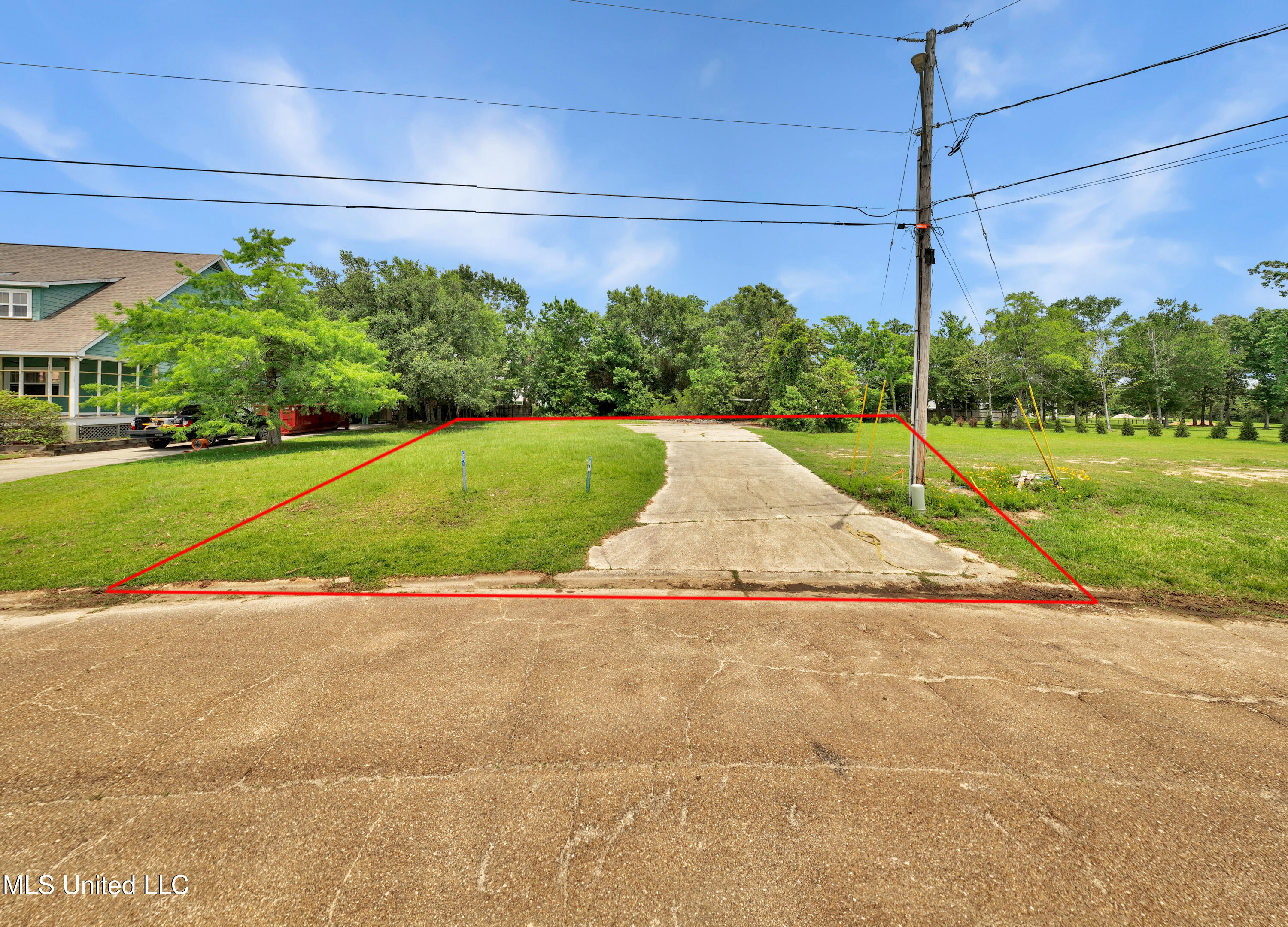 108 Seabrook Drive Property Photo 1