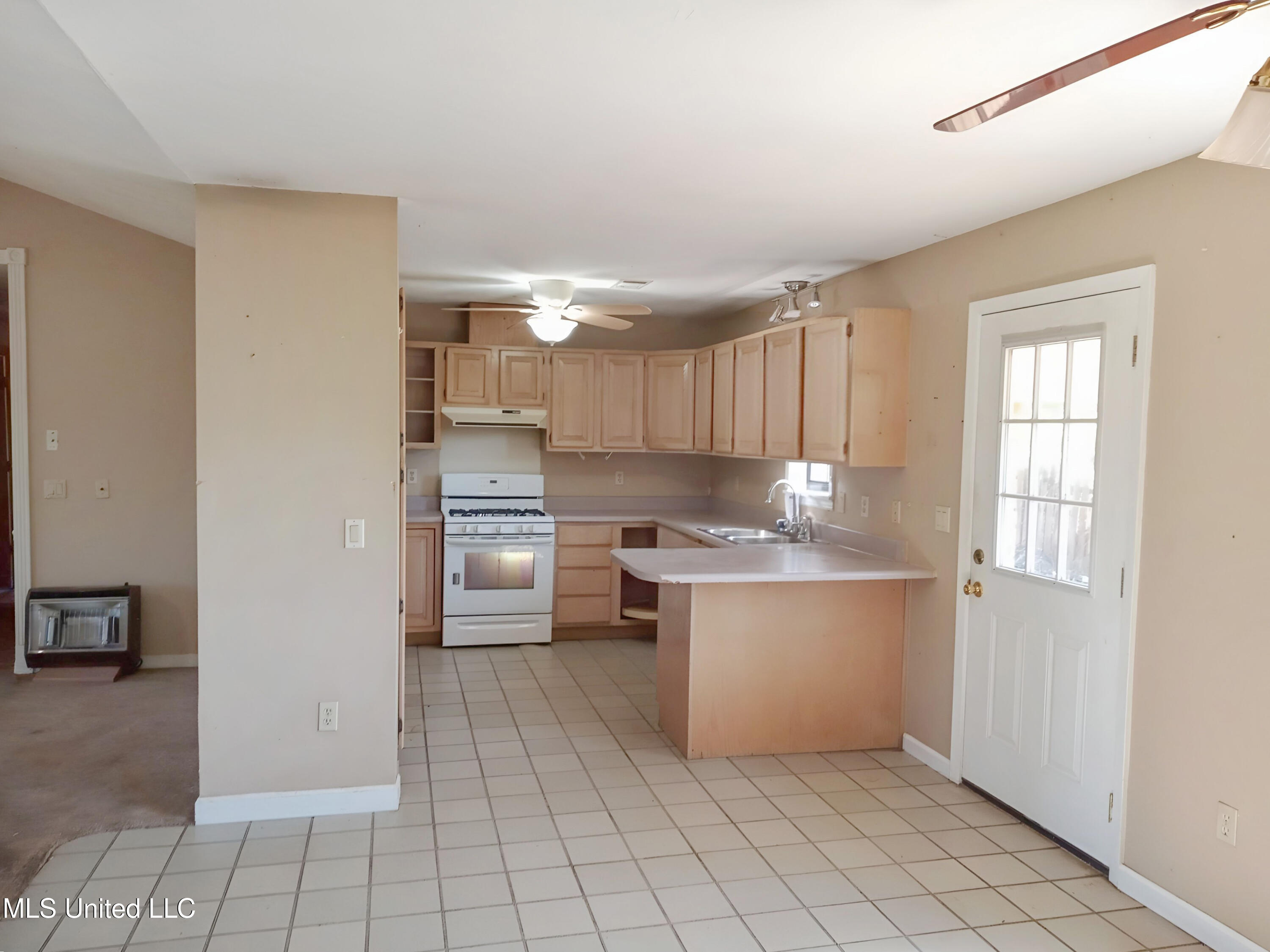 120 Harrison Lane Property Photo 2