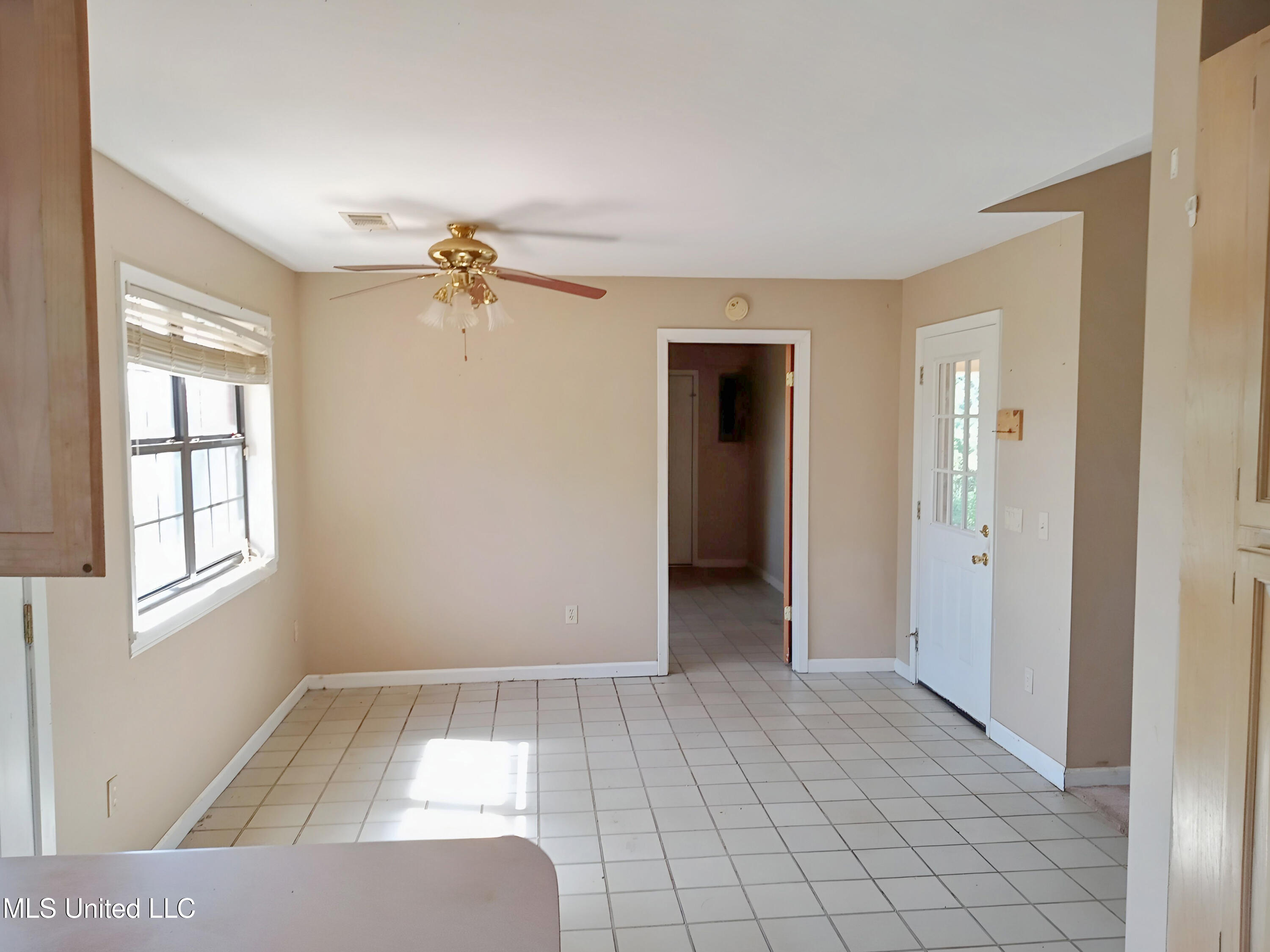 120 Harrison Lane Property Photo 4