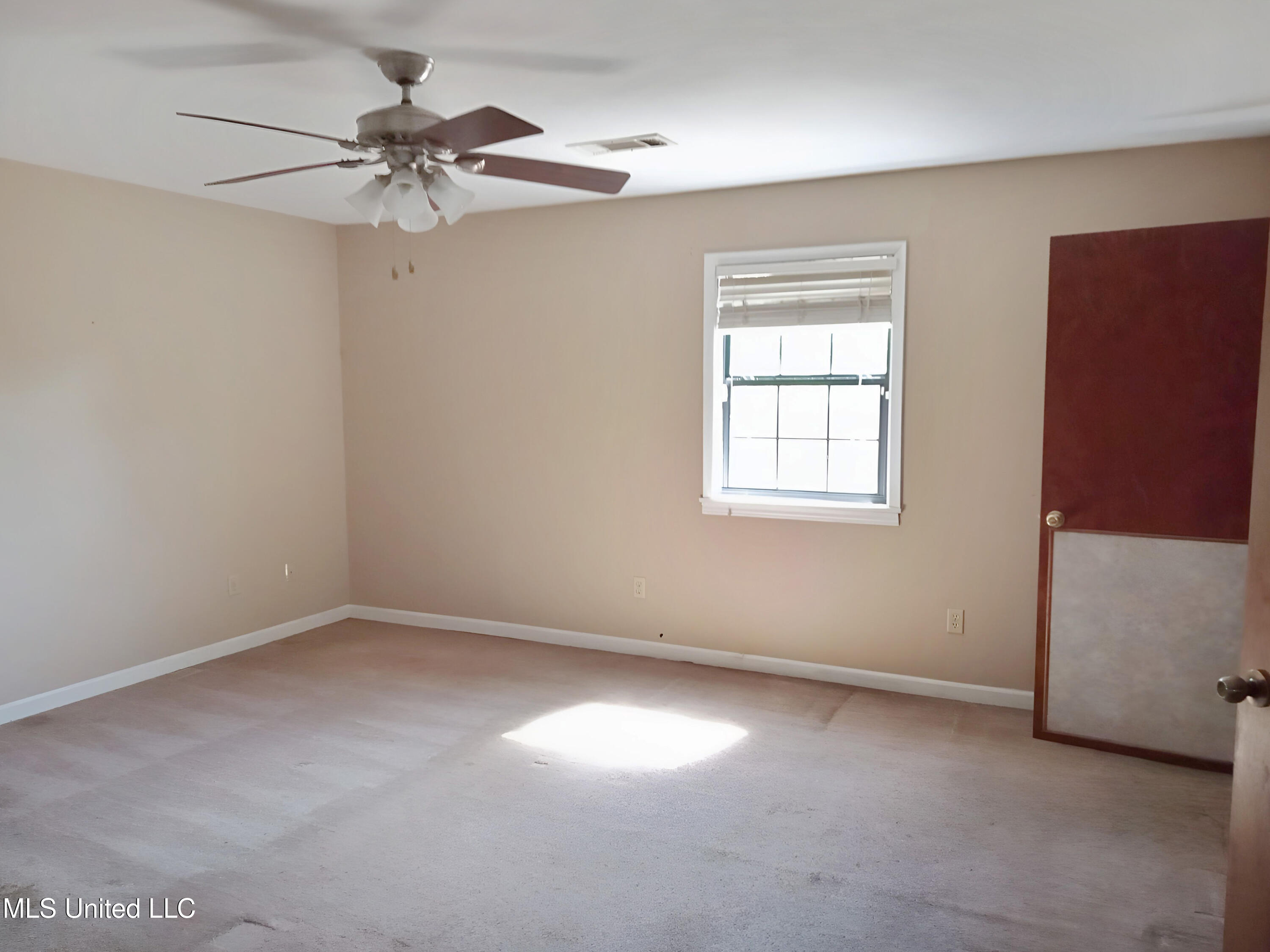 120 Harrison Lane Property Photo 7