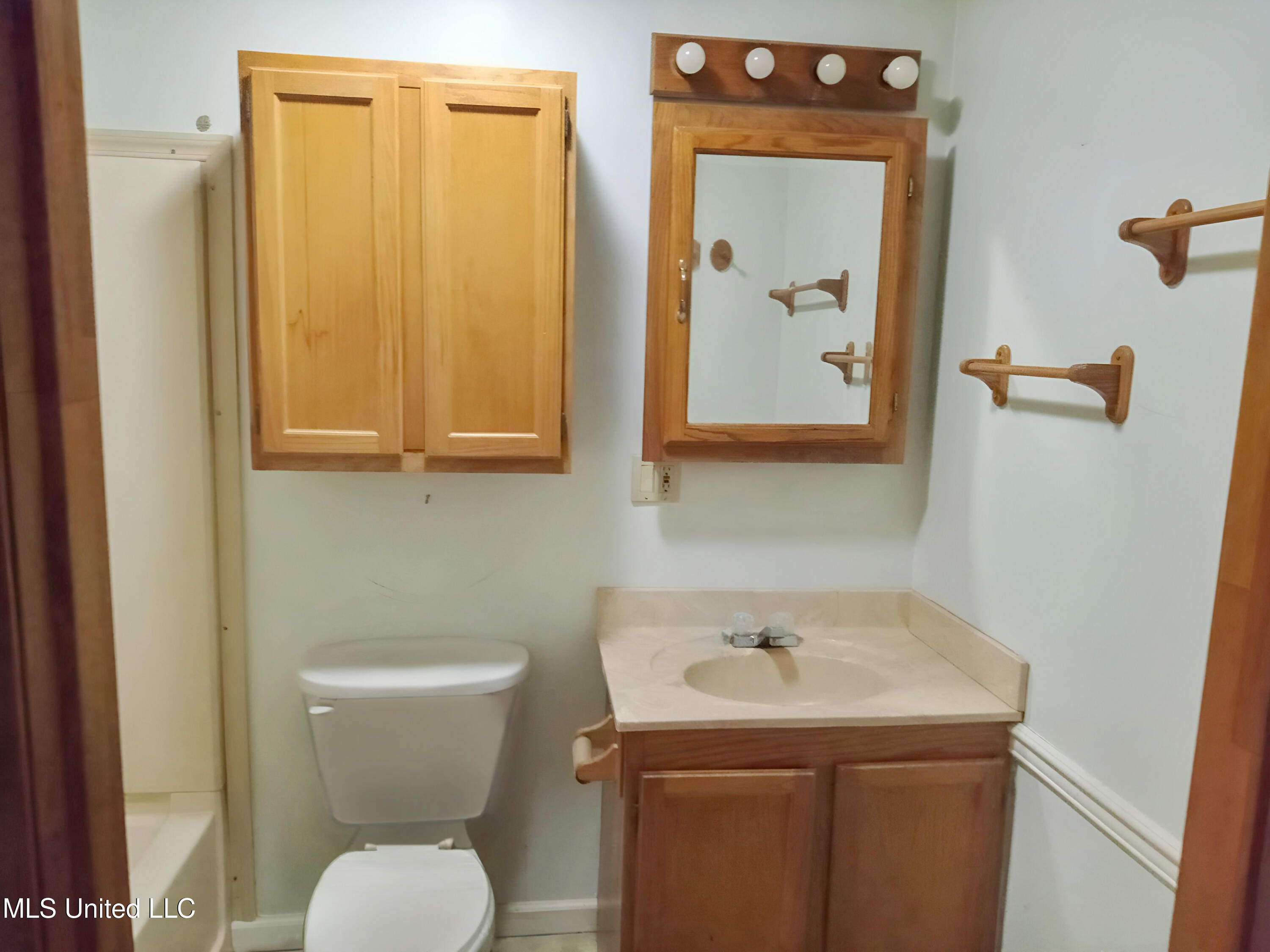 120 Harrison Lane Property Photo 9