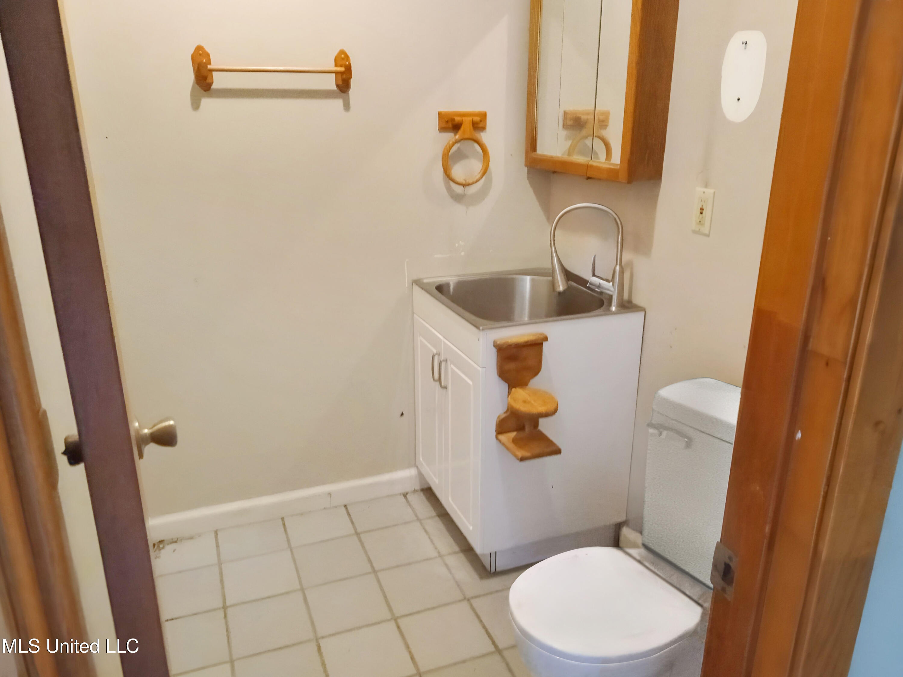 120 Harrison Lane Property Photo 10