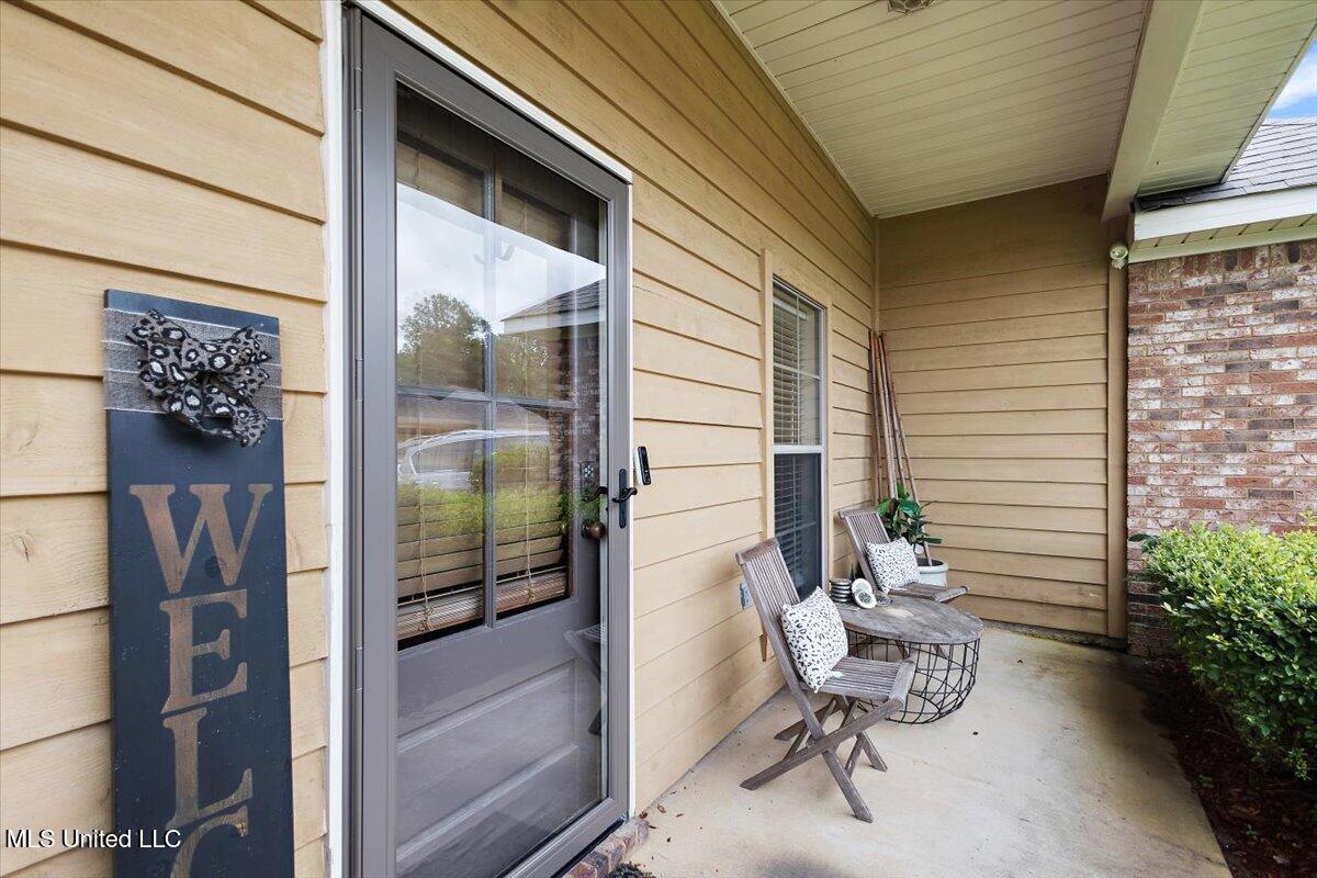602 Oakview Way Property Photo 3