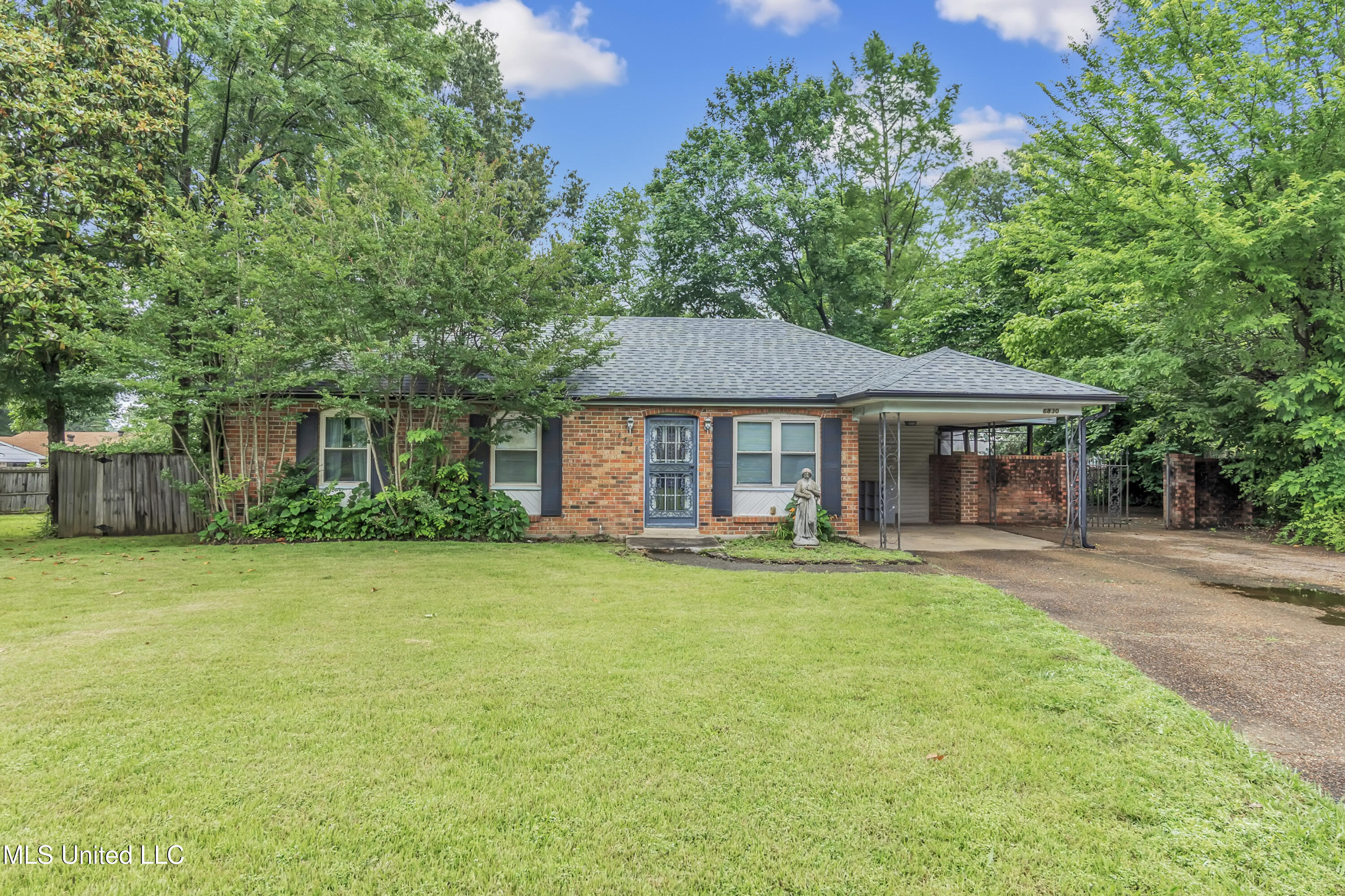 6830 Embassy Circle Property Photo 1