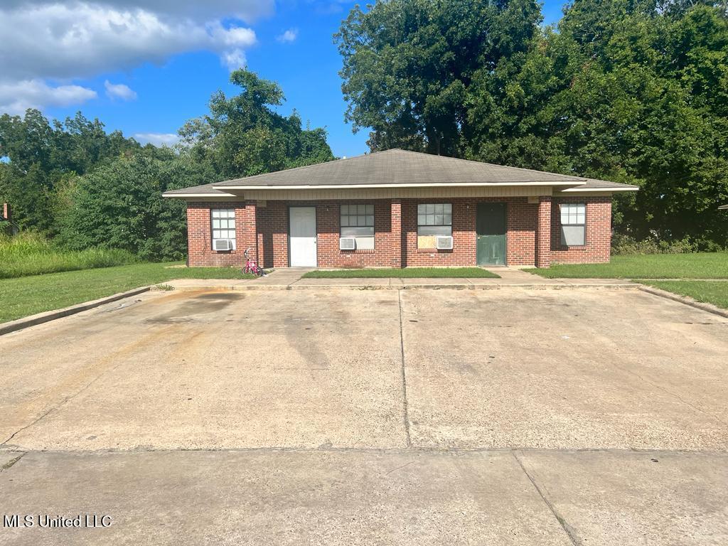 412 E Hays Street Property Photo 1