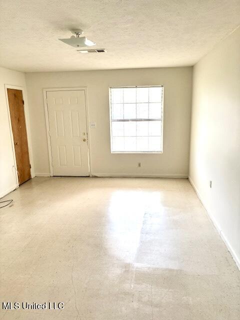 412 E Hays Street Property Photo 4