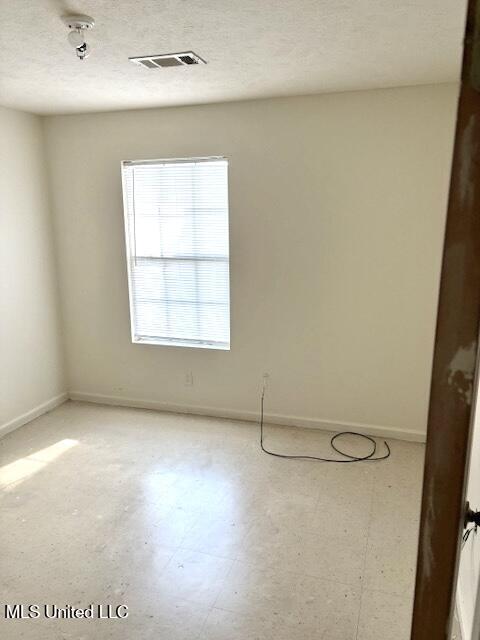 412 E Hays Street Property Photo 7