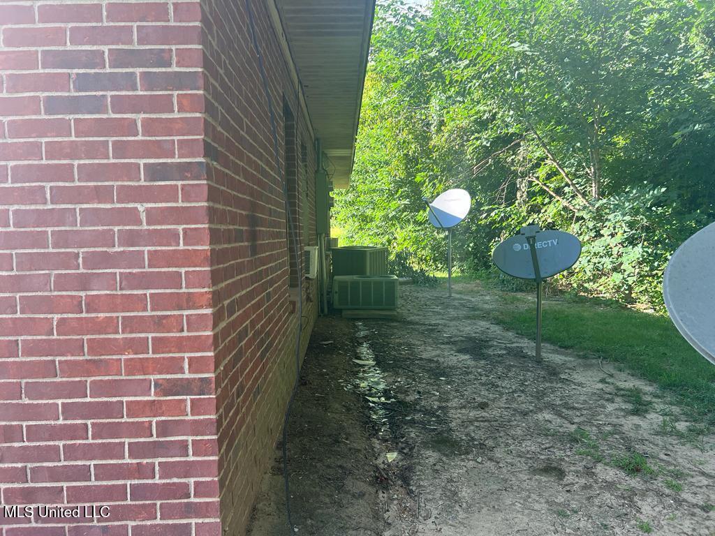412 E Hays Street Property Photo 13