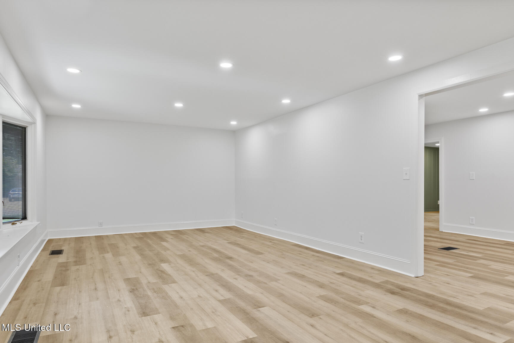 1606 Lockwood Avenue Property Photo 4
