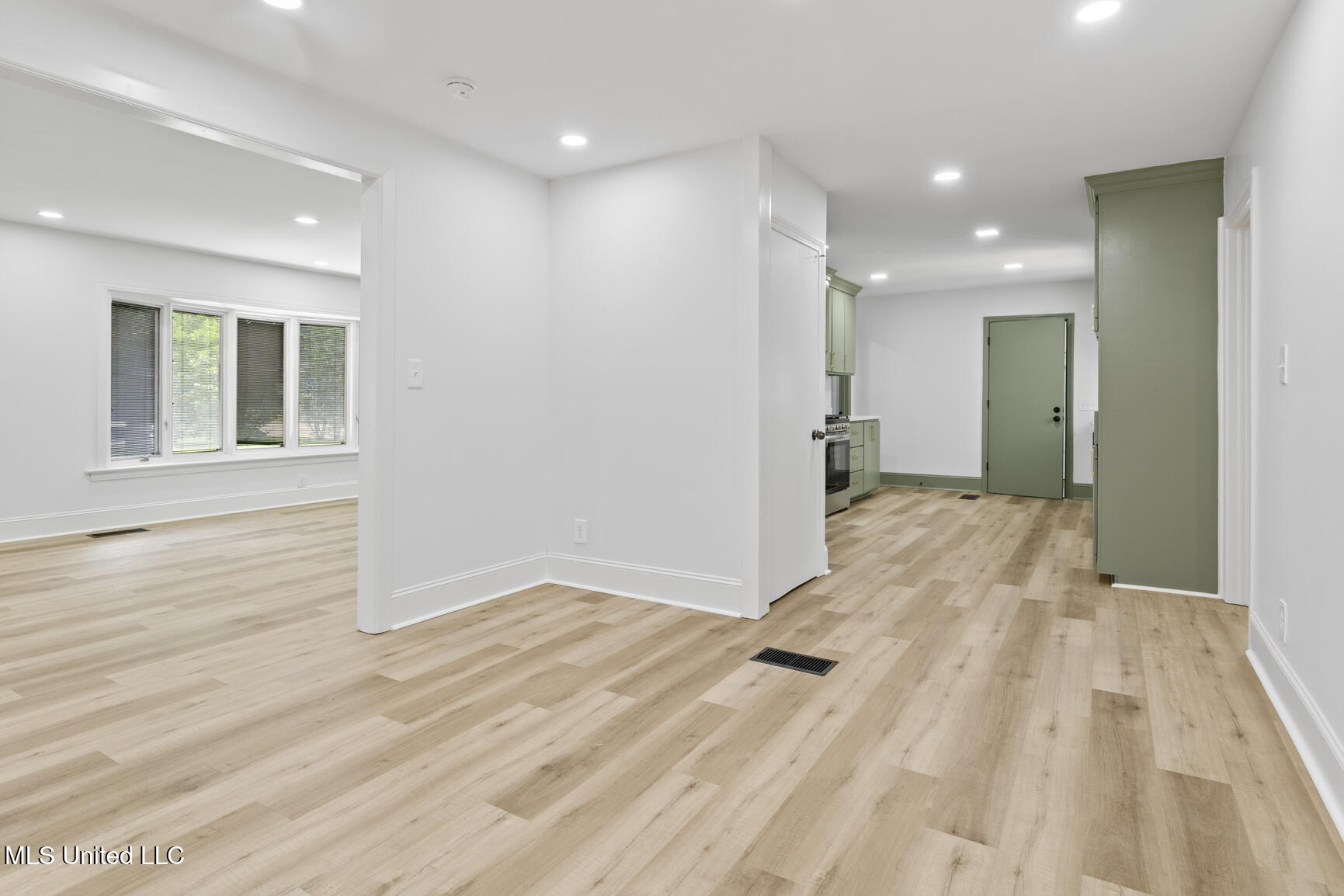 1606 Lockwood Avenue Property Photo 7
