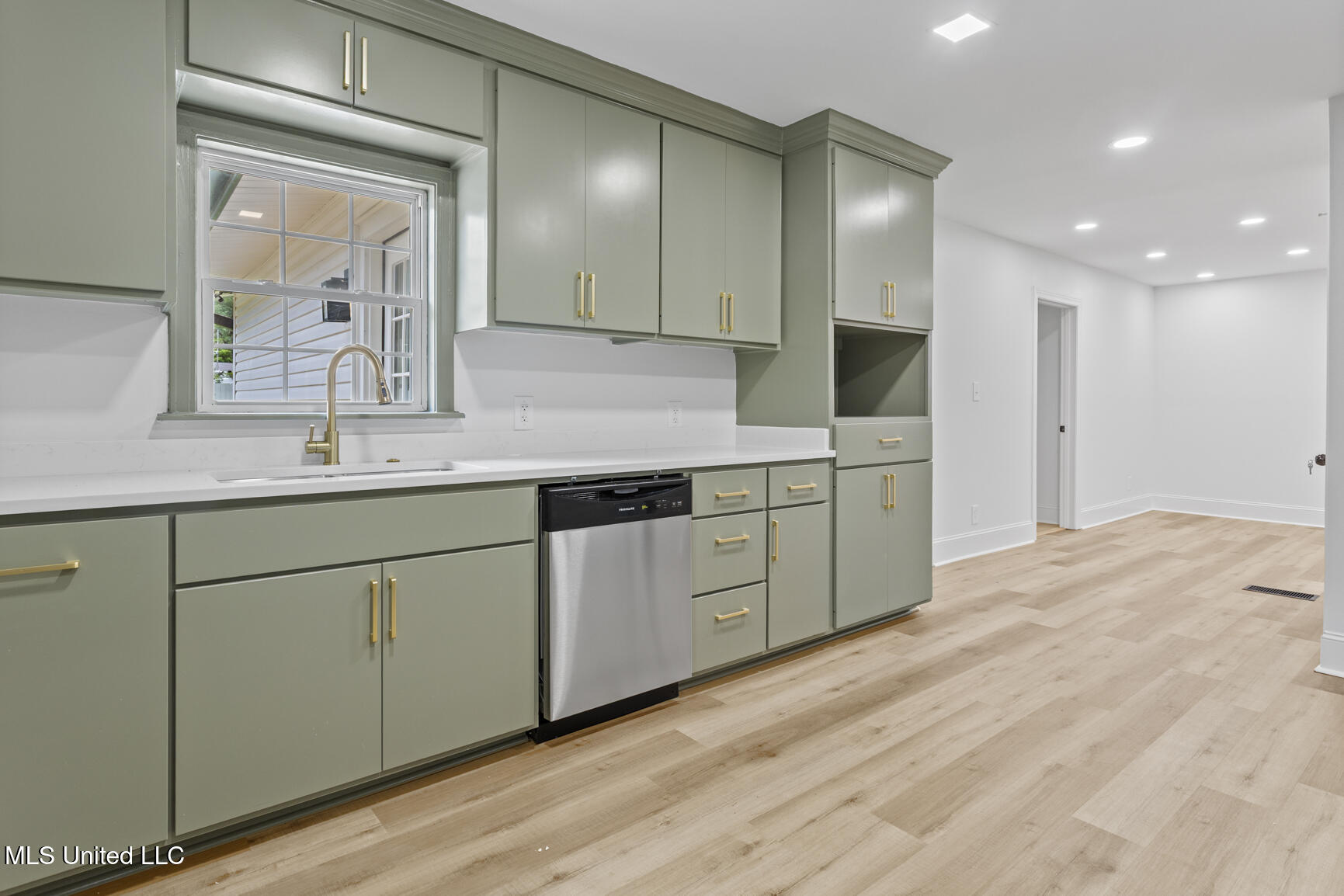 1606 Lockwood Avenue Property Photo 12