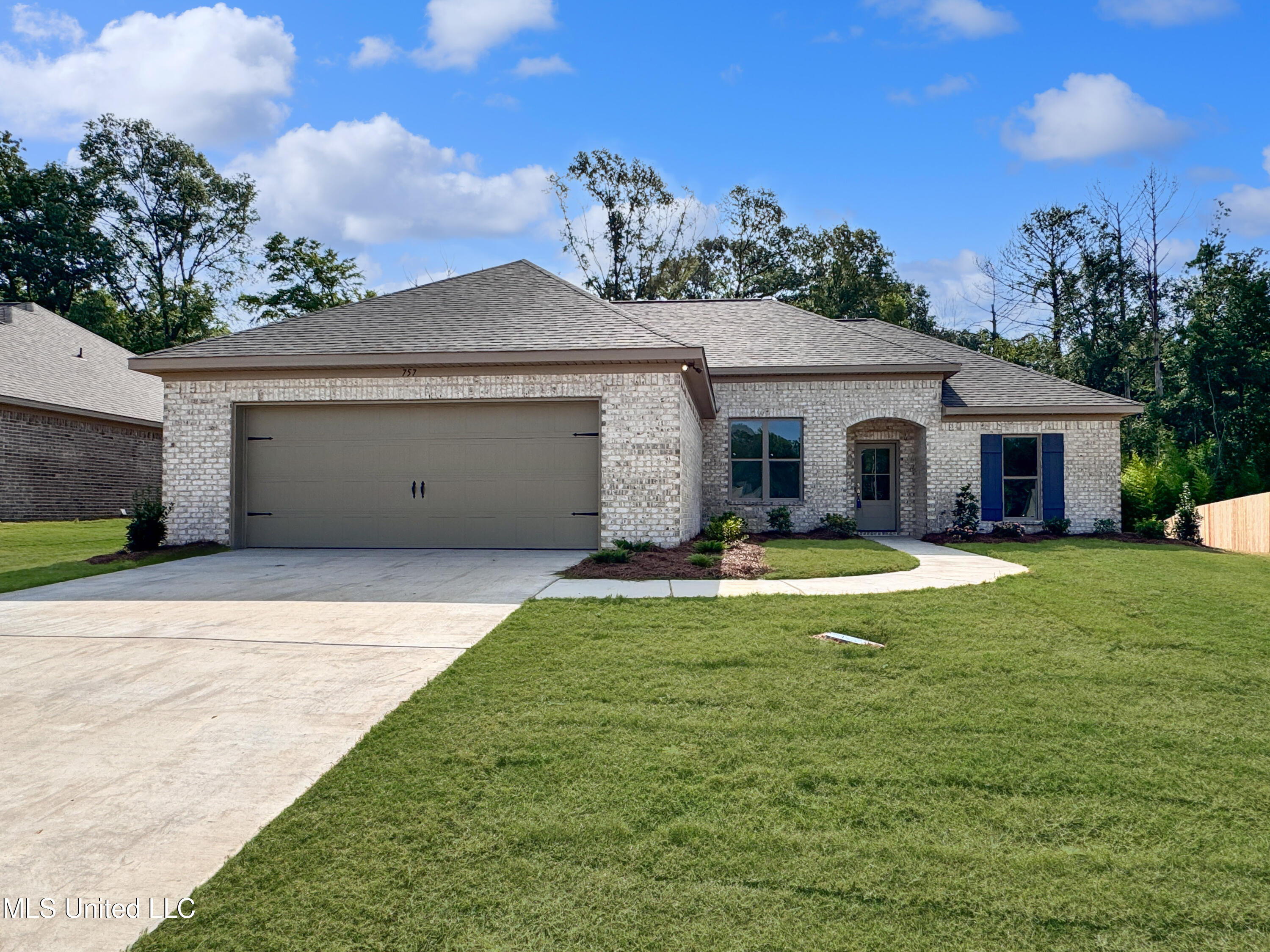 757 Magnolia Point Circle Property Photo 1