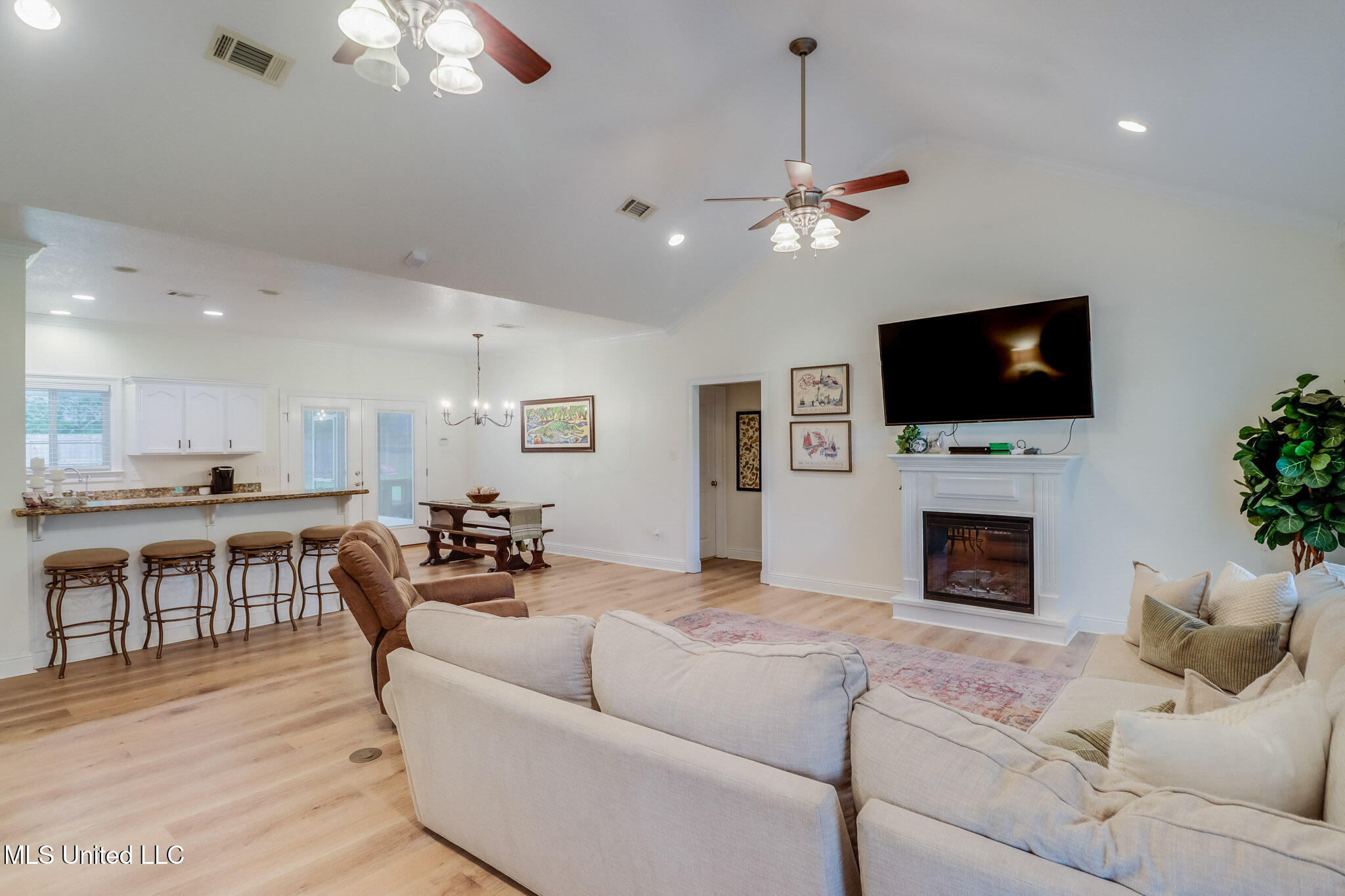 6811 Old Fort Bayou Road Property Photo 3