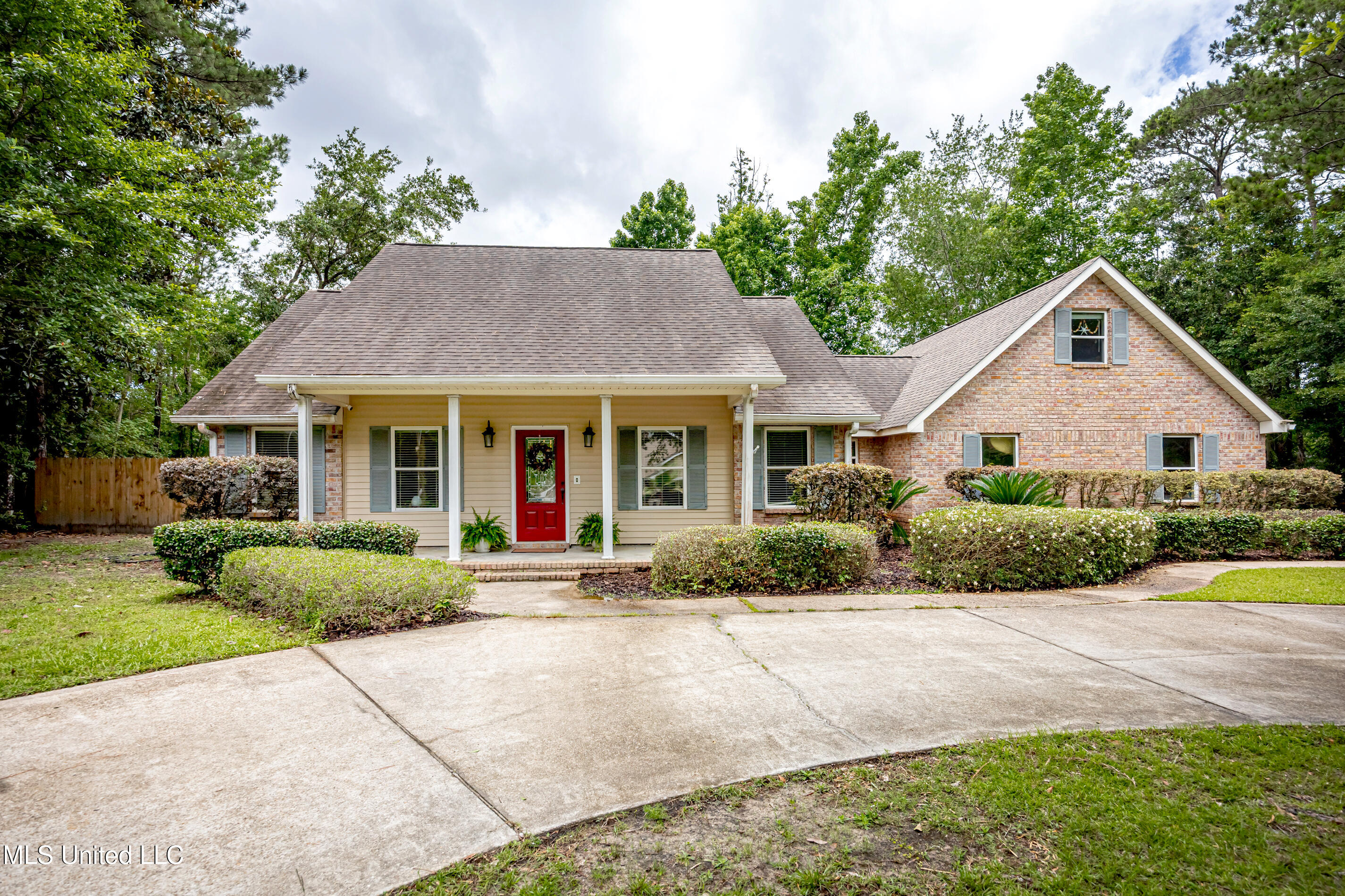 7321 Ieke Circle Property Photo 1