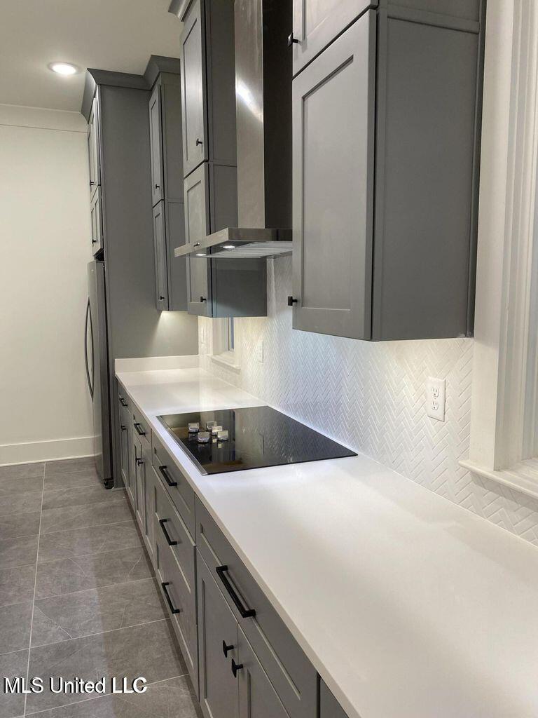 2441 Memphis Street Property Photo 4